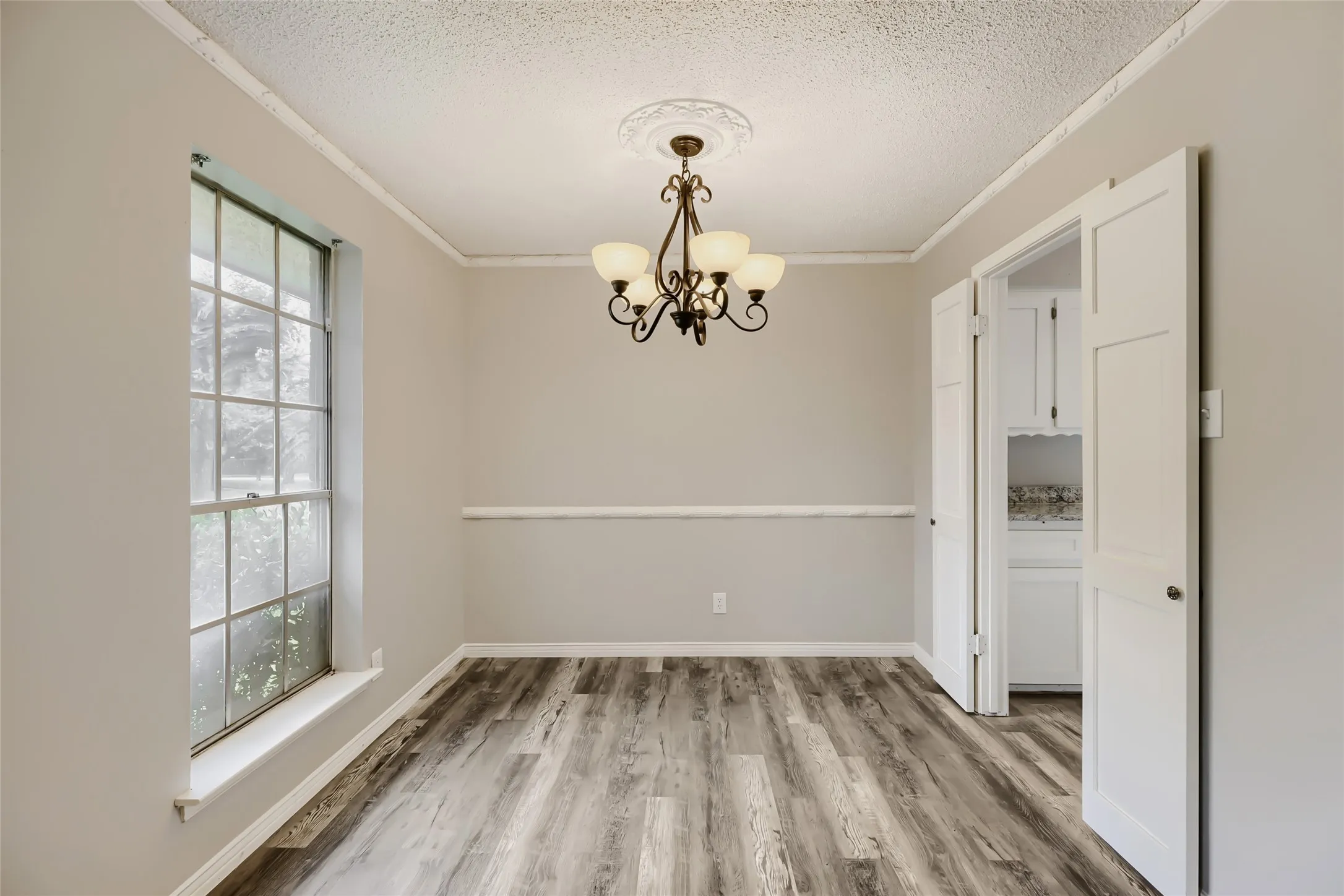 Single Family Residence For Sale in Dallas County , 829 Poinsettia Drive, Lancaster, Texas 75146, 3 Bedroom, 2 Bathroom, 2 Garage spaces, 1,605 Sqft, built in 1966, mls#21167931, Real Estate Agent in Lancaster, Homes For Sale in Dallas county, Homes For Sale in Lancaster, Realtor in Lancaster Texas, Real Estate Brokerage Independent Realty Texas, Luminita Cordes Realtor