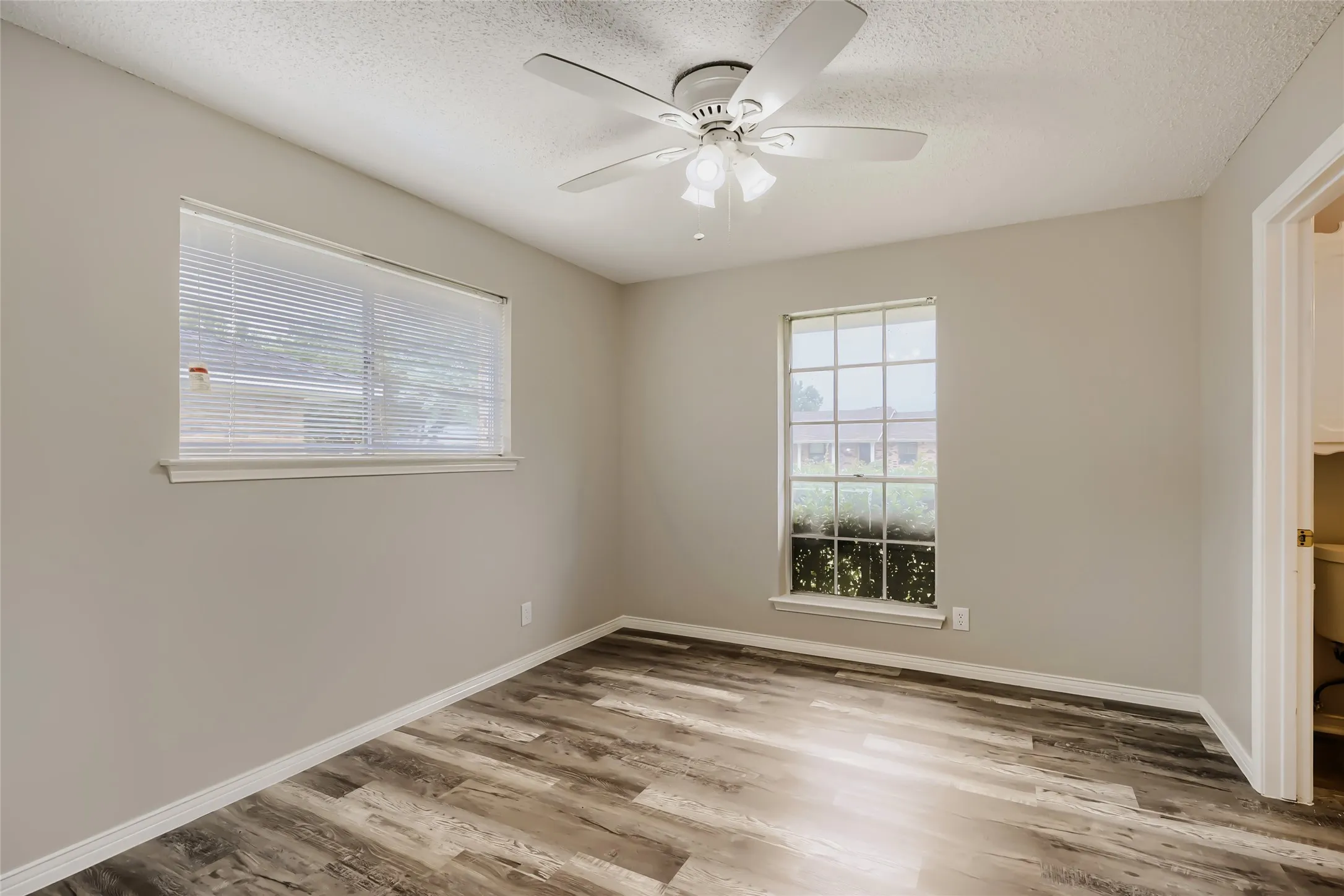 Single Family Residence For Sale in Dallas County , 829 Poinsettia Drive, Lancaster, Texas 75146, 3 Bedroom, 2 Bathroom, 2 Garage spaces, 1,605 Sqft, built in 1966, mls#21167931, Real Estate Agent in Lancaster, Homes For Sale in Dallas county, Homes For Sale in Lancaster, Realtor in Lancaster Texas, Real Estate Brokerage Independent Realty Texas, Luminita Cordes Realtor
