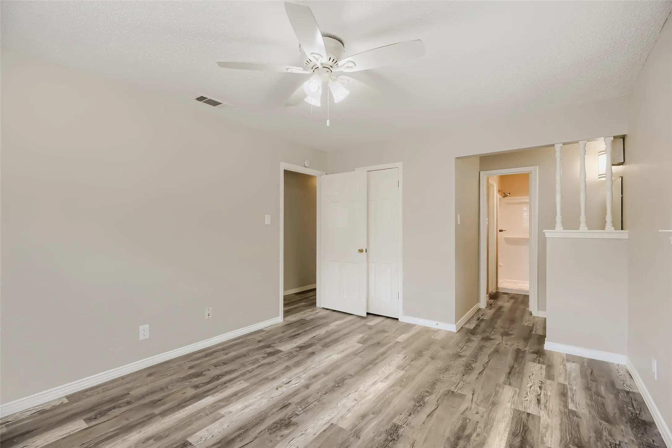 Single Family Residence For Sale in Dallas County , 829 Poinsettia Drive, Lancaster, Texas 75146, 3 Bedroom, 2 Bathroom, 2 Garage spaces, 1,605 Sqft, built in 1966, mls#21167931, Real Estate Agent in Lancaster, Homes For Sale in Dallas county, Homes For Sale in Lancaster, Realtor in Lancaster Texas, Real Estate Brokerage Independent Realty Texas, Luminita Cordes Realtor