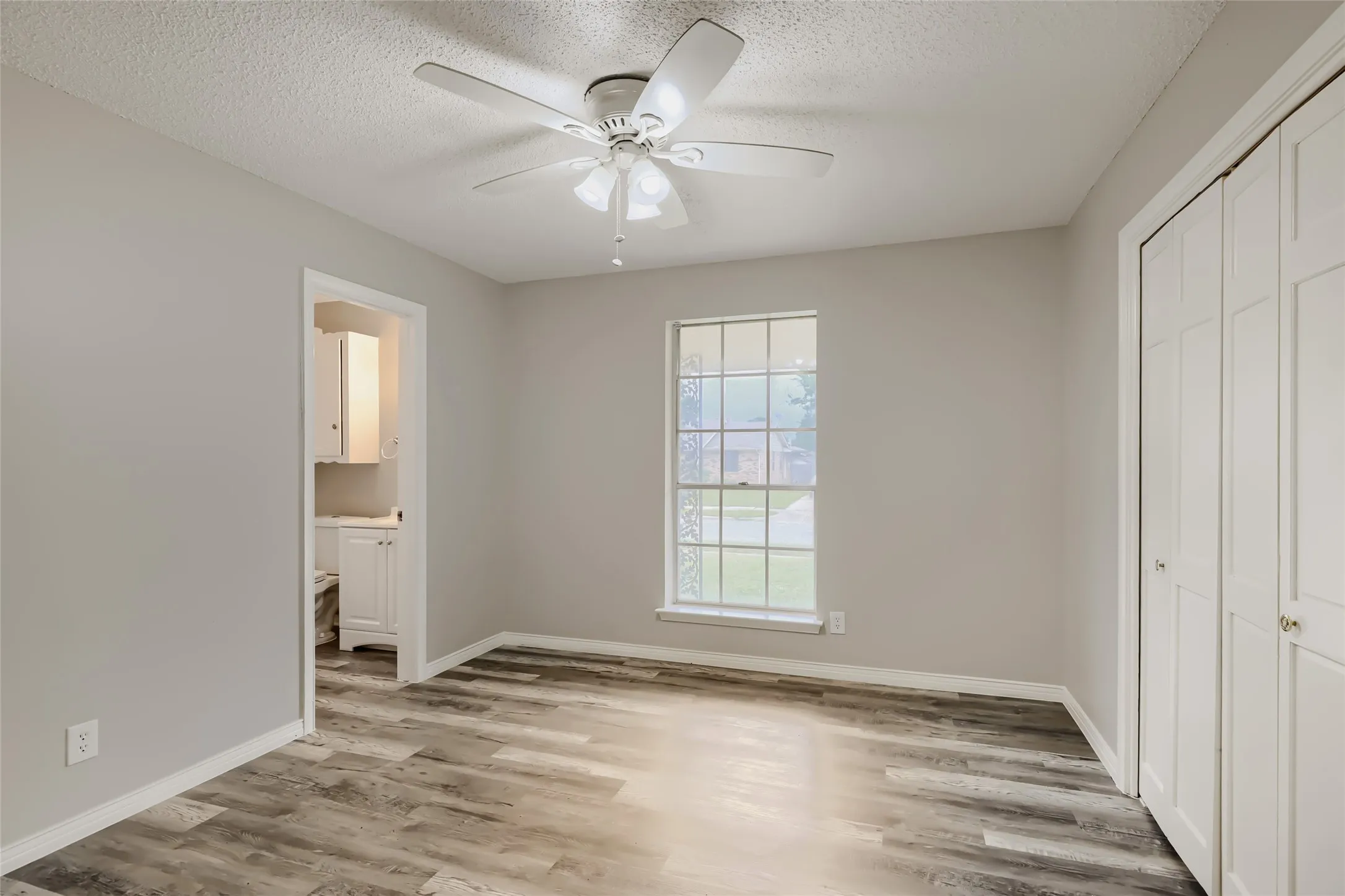 Single Family Residence For Sale in Dallas County , 829 Poinsettia Drive, Lancaster, Texas 75146, 3 Bedroom, 2 Bathroom, 2 Garage spaces, 1,605 Sqft, built in 1966, mls#21167931, Real Estate Agent in Lancaster, Homes For Sale in Dallas county, Homes For Sale in Lancaster, Realtor in Lancaster Texas, Real Estate Brokerage Independent Realty Texas, Luminita Cordes Realtor