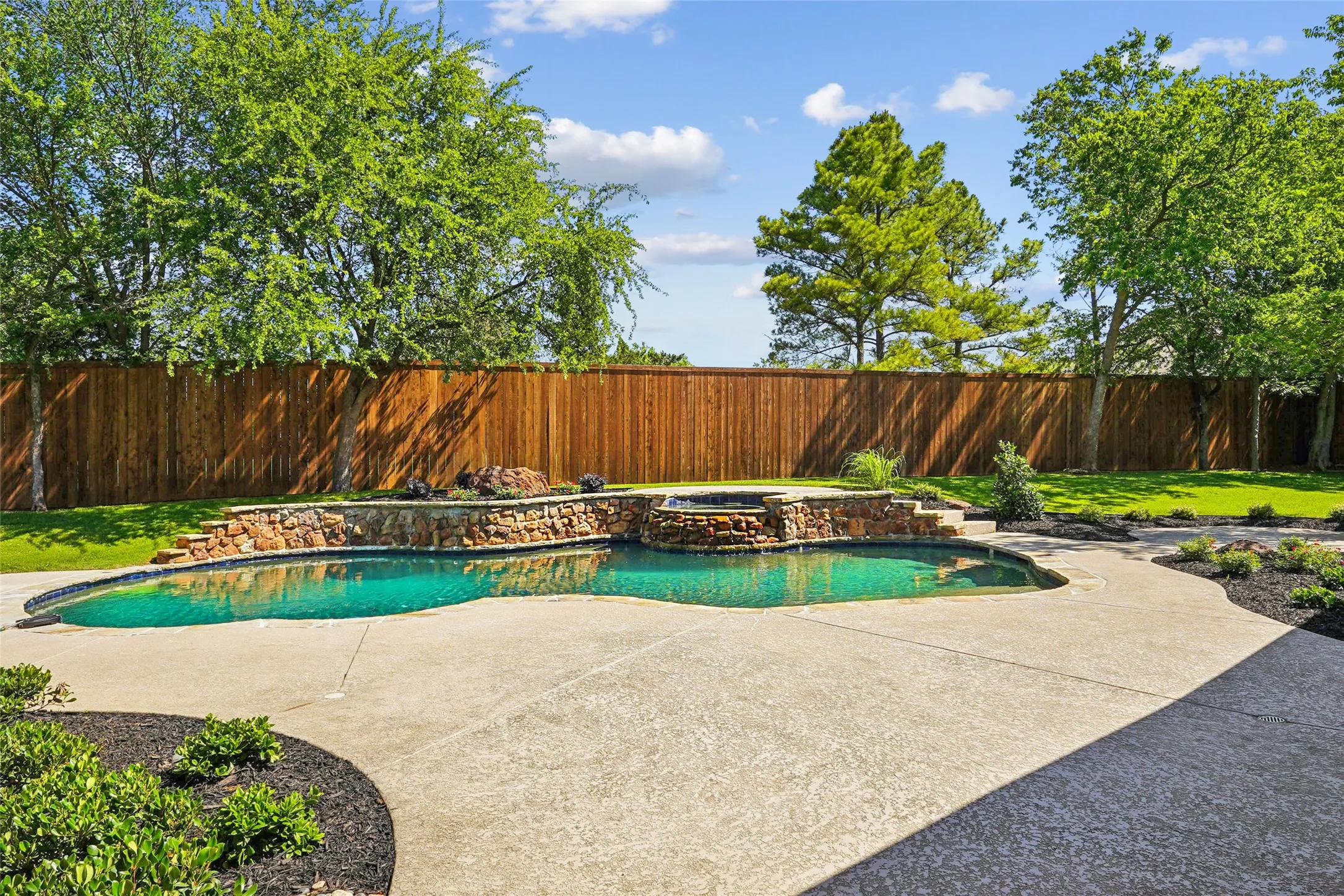 Single Family Residence For Sale in Denton County , 3112 Belmont Street, Denton, Texas 76210, 5 Bedroom, 4 Bathroom, 3 Garage spaces, 5,866 Sqft, built in 2002, mls#21256216, Real Estate Agent in Denton, Homes For Sale in Denton county, Homes For Sale in Denton, Realtor in Denton Texas, Real Estate Brokerage Independent Realty Texas, Luminita Cordes Realtor