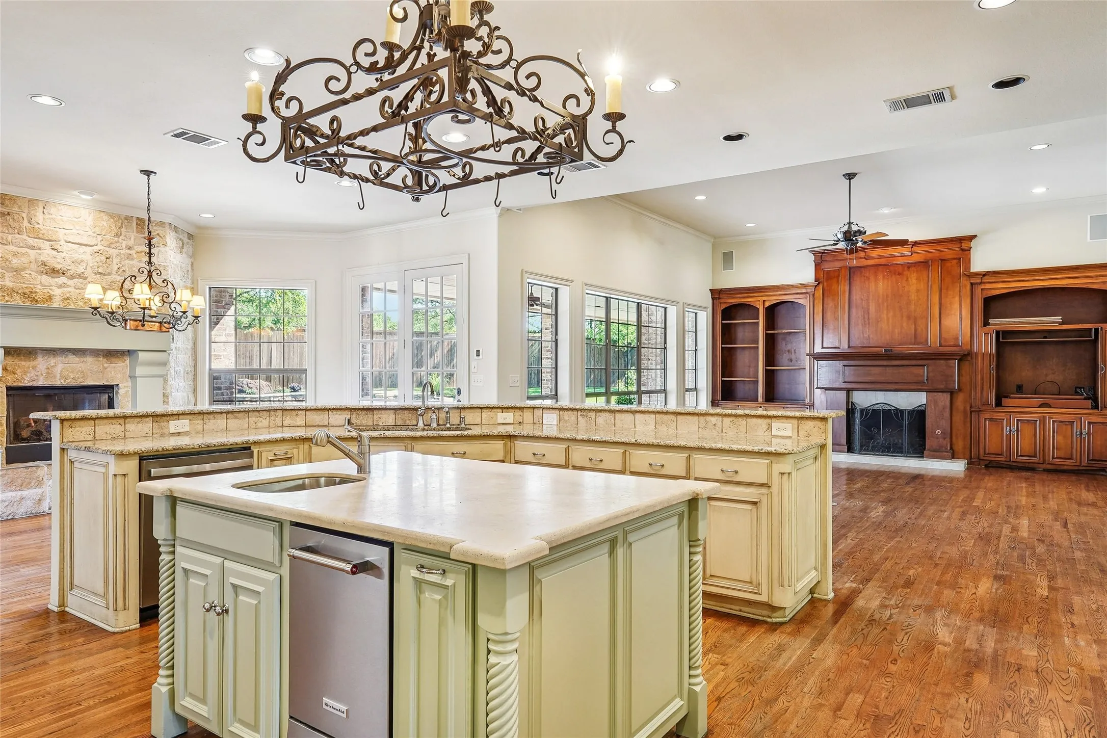 Single Family Residence For Sale in Denton County , 3112 Belmont Street, Denton, Texas 76210, 5 Bedroom, 4 Bathroom, 3 Garage spaces, 5,866 Sqft, built in 2002, mls#21256216, Real Estate Agent in Denton, Homes For Sale in Denton county, Homes For Sale in Denton, Realtor in Denton Texas, Real Estate Brokerage Independent Realty Texas, Luminita Cordes Realtor