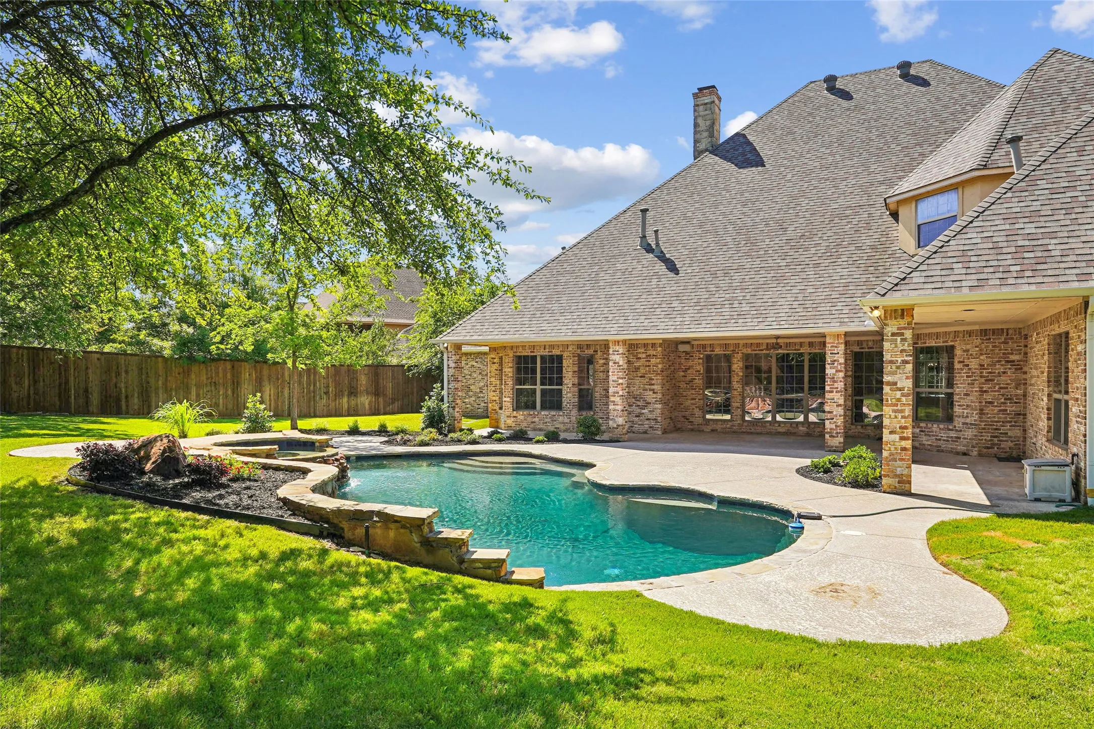 Single Family Residence For Sale in Denton County , 3112 Belmont Street, Denton, Texas 76210, 5 Bedroom, 4 Bathroom, 3 Garage spaces, 5,866 Sqft, built in 2002, mls#21256216, Real Estate Agent in Denton, Homes For Sale in Denton county, Homes For Sale in Denton, Realtor in Denton Texas, Real Estate Brokerage Independent Realty Texas, Luminita Cordes Realtor