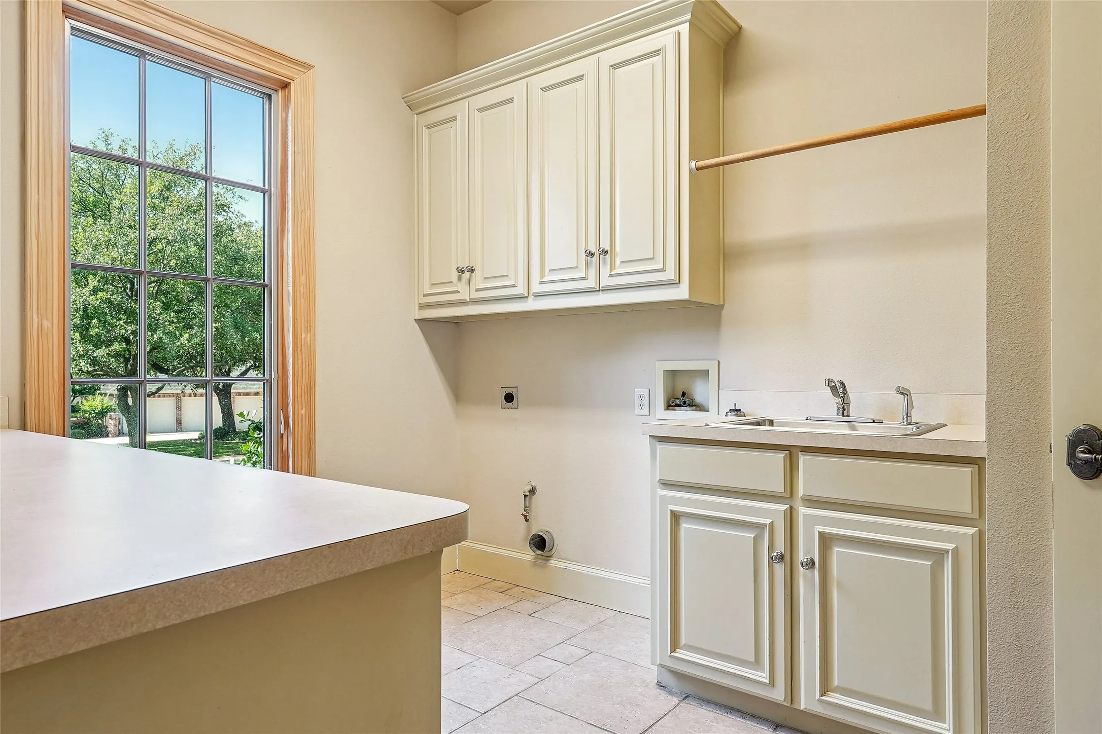 Single Family Residence For Sale in Denton County , 3112 Belmont Street, Denton, Texas 76210, 5 Bedroom, 4 Bathroom, 3 Garage spaces, 5,866 Sqft, built in 2002, mls#21256216, Real Estate Agent in Denton, Homes For Sale in Denton county, Homes For Sale in Denton, Realtor in Denton Texas, Real Estate Brokerage Independent Realty Texas, Luminita Cordes Realtor