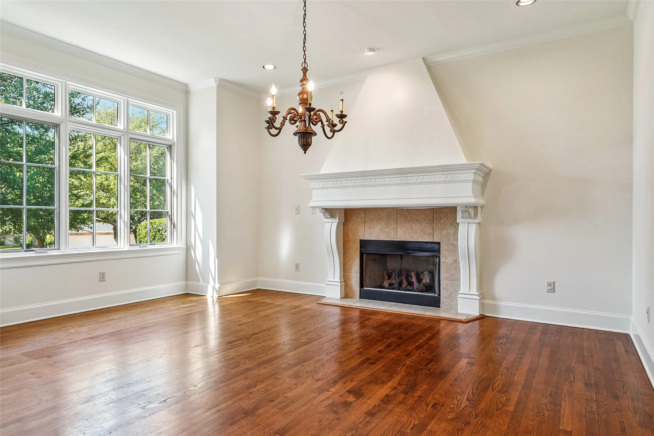 Single Family Residence For Sale in Denton County , 3112 Belmont Street, Denton, Texas 76210, 5 Bedroom, 4 Bathroom, 3 Garage spaces, 5,866 Sqft, built in 2002, mls#21256216, Real Estate Agent in Denton, Homes For Sale in Denton county, Homes For Sale in Denton, Realtor in Denton Texas, Real Estate Brokerage Independent Realty Texas, Luminita Cordes Realtor