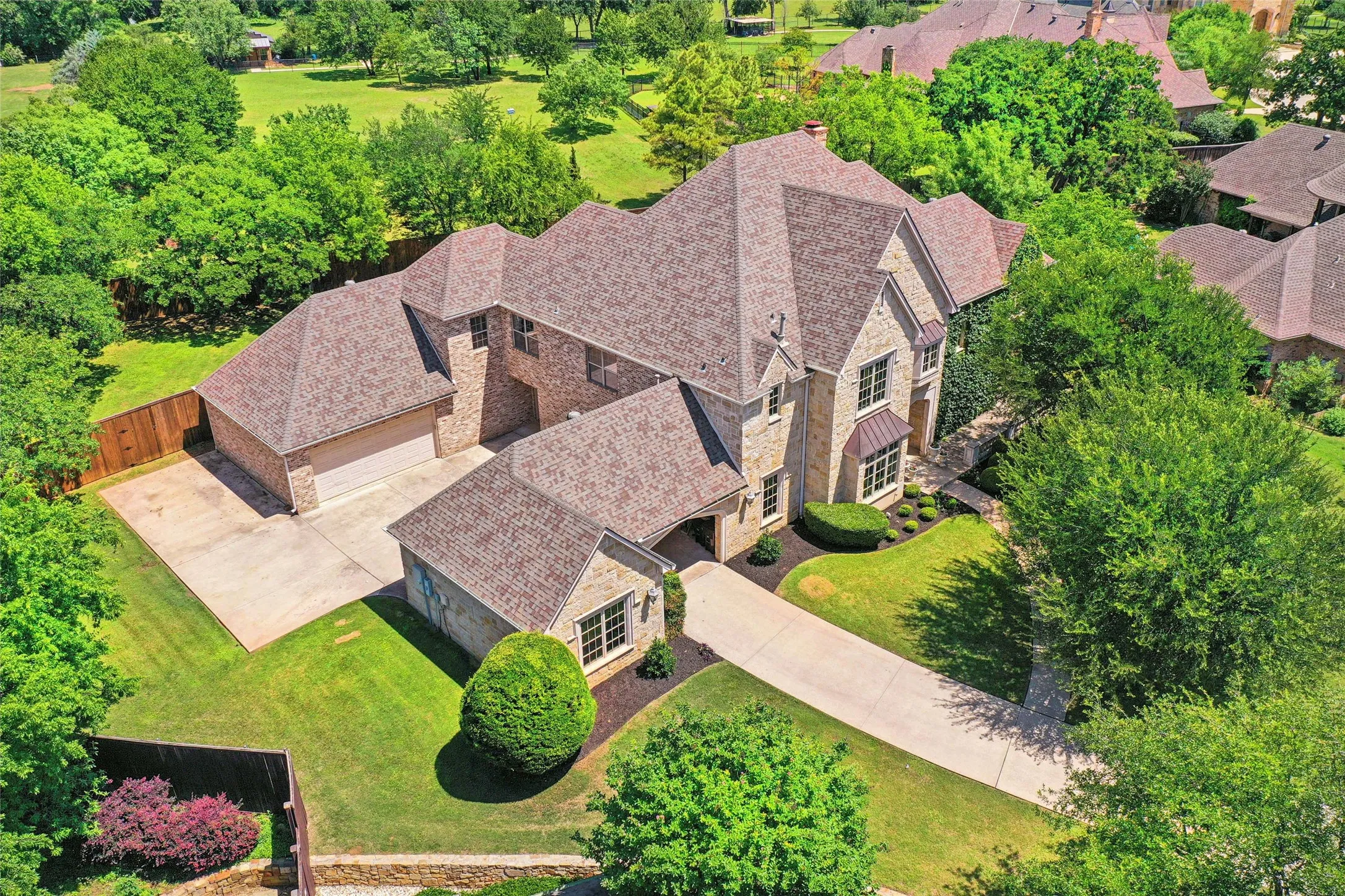 Single Family Residence For Sale in Denton County , 3112 Belmont Street, Denton, Texas 76210, 5 Bedroom, 4 Bathroom, 3 Garage spaces, 5,866 Sqft, built in 2002, mls#21256216, Real Estate Agent in Denton, Homes For Sale in Denton county, Homes For Sale in Denton, Realtor in Denton Texas, Real Estate Brokerage Independent Realty Texas, Luminita Cordes Realtor