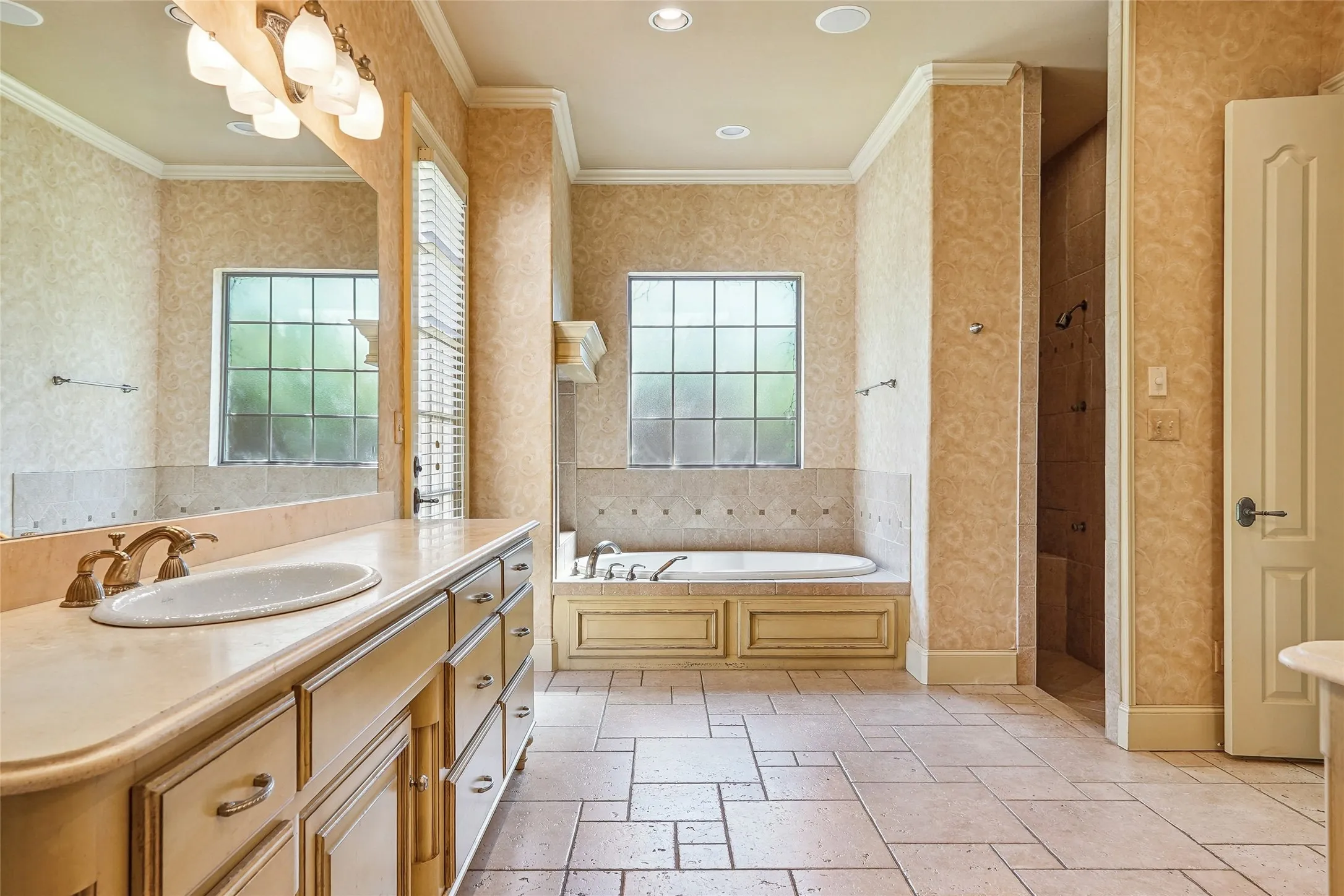 Single Family Residence For Sale in Denton County , 3112 Belmont Street, Denton, Texas 76210, 5 Bedroom, 4 Bathroom, 3 Garage spaces, 5,866 Sqft, built in 2002, mls#21256216, Real Estate Agent in Denton, Homes For Sale in Denton county, Homes For Sale in Denton, Realtor in Denton Texas, Real Estate Brokerage Independent Realty Texas, Luminita Cordes Realtor