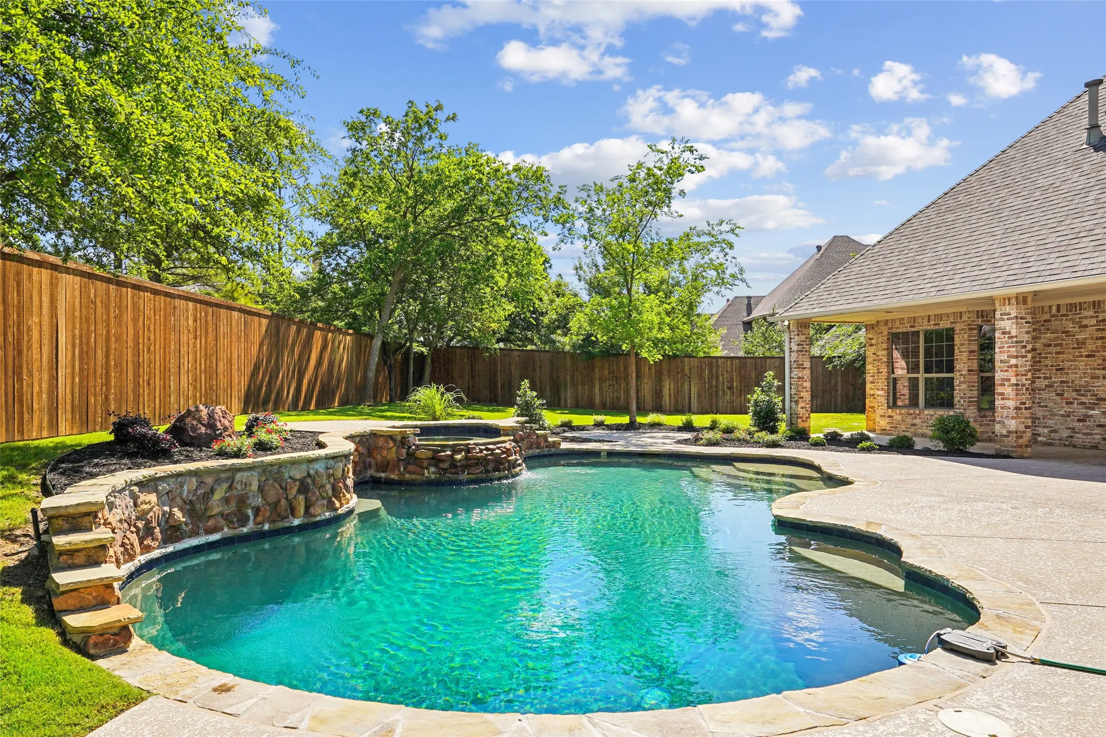 Single Family Residence For Sale in Denton County , 3112 Belmont Street, Denton, Texas 76210, 5 Bedroom, 4 Bathroom, 3 Garage spaces, 5,866 Sqft, built in 2002, mls#21256216, Real Estate Agent in Denton, Homes For Sale in Denton county, Homes For Sale in Denton, Realtor in Denton Texas, Real Estate Brokerage Independent Realty Texas, Luminita Cordes Realtor