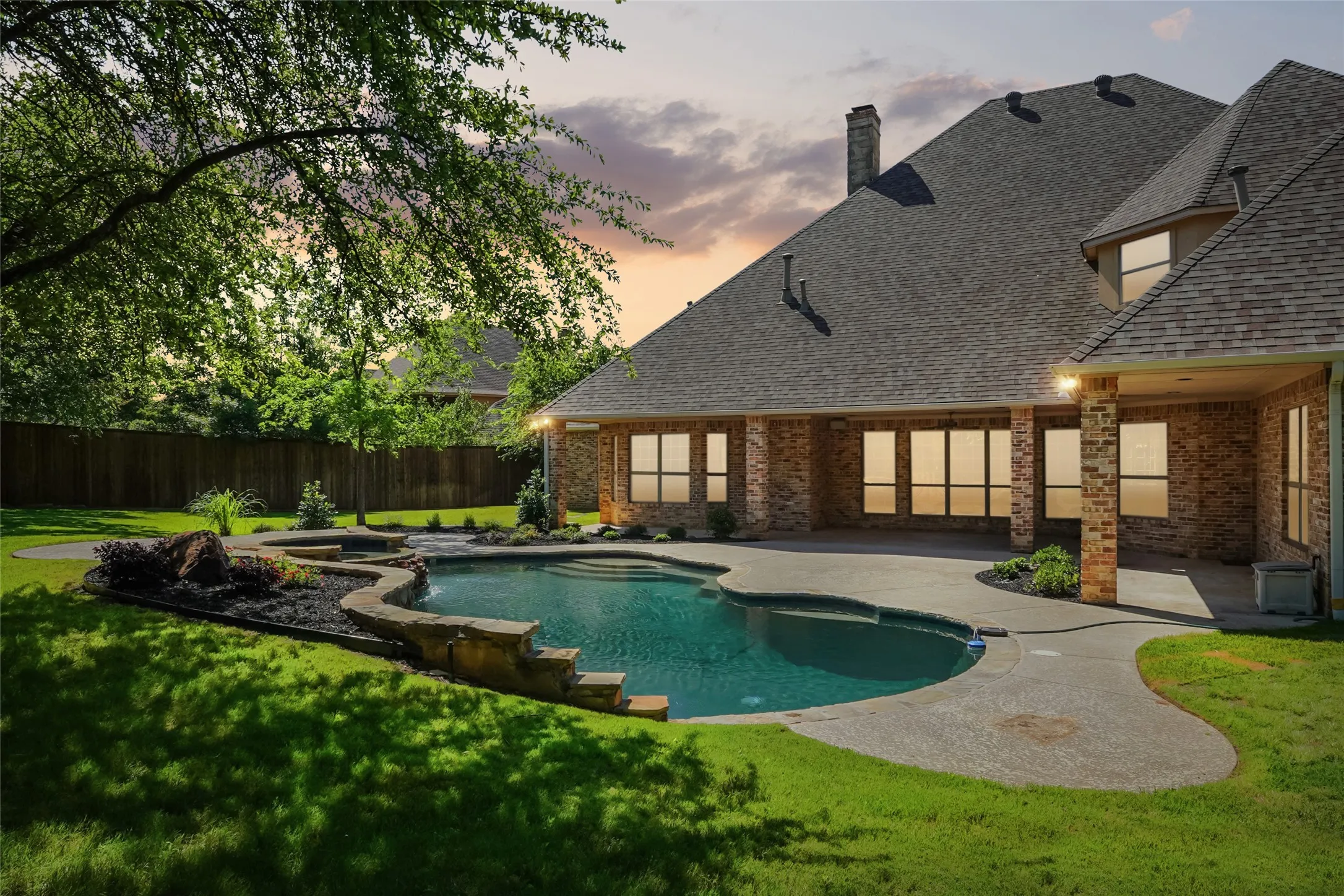 Single Family Residence For Sale in Denton County , 3112 Belmont Street, Denton, Texas 76210, 5 Bedroom, 4 Bathroom, 3 Garage spaces, 5,866 Sqft, built in 2002, mls#21256216, Real Estate Agent in Denton, Homes For Sale in Denton county, Homes For Sale in Denton, Realtor in Denton Texas, Real Estate Brokerage Independent Realty Texas, Luminita Cordes Realtor