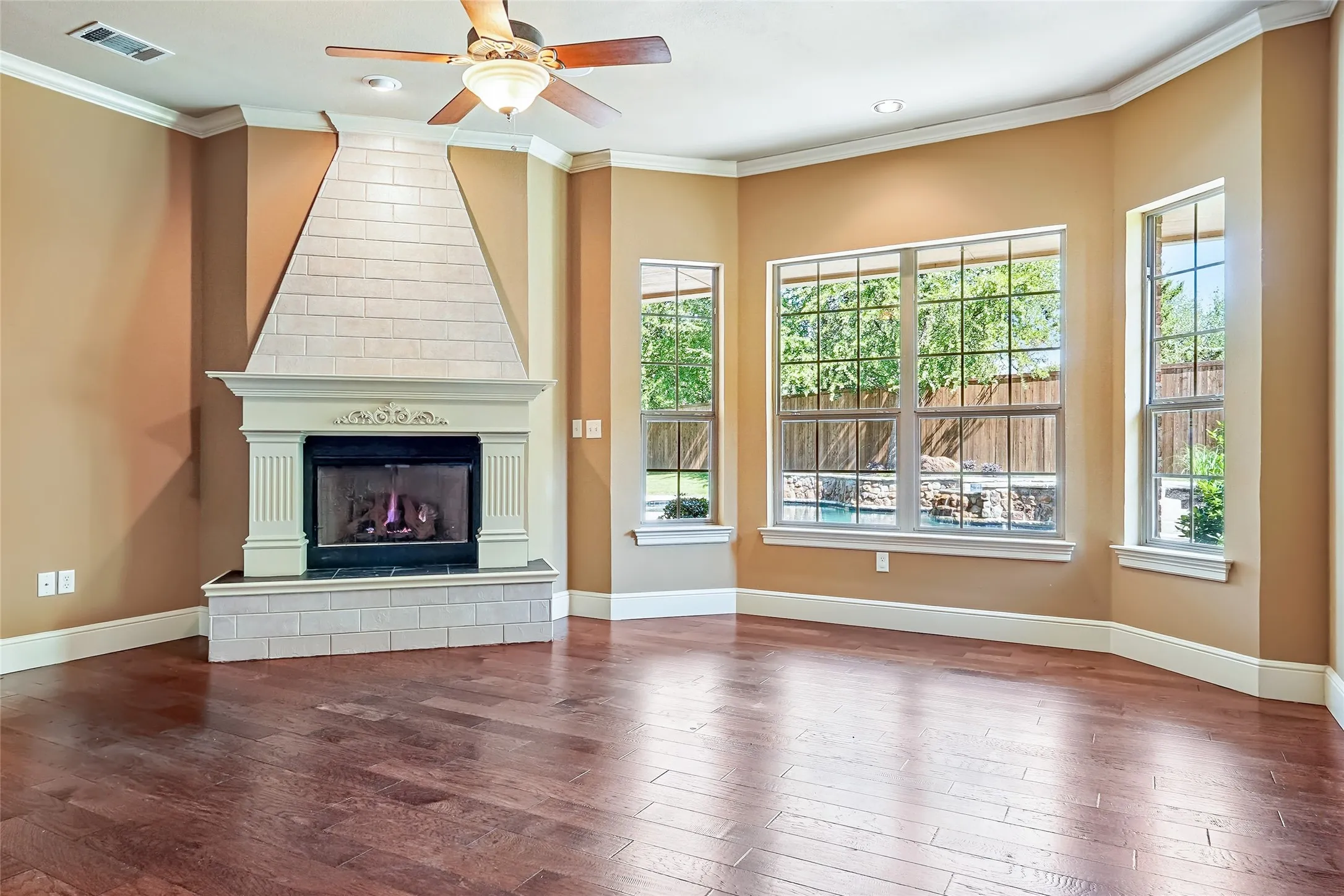 Single Family Residence For Sale in Denton County , 3112 Belmont Street, Denton, Texas 76210, 5 Bedroom, 4 Bathroom, 3 Garage spaces, 5,866 Sqft, built in 2002, mls#21256216, Real Estate Agent in Denton, Homes For Sale in Denton county, Homes For Sale in Denton, Realtor in Denton Texas, Real Estate Brokerage Independent Realty Texas, Luminita Cordes Realtor