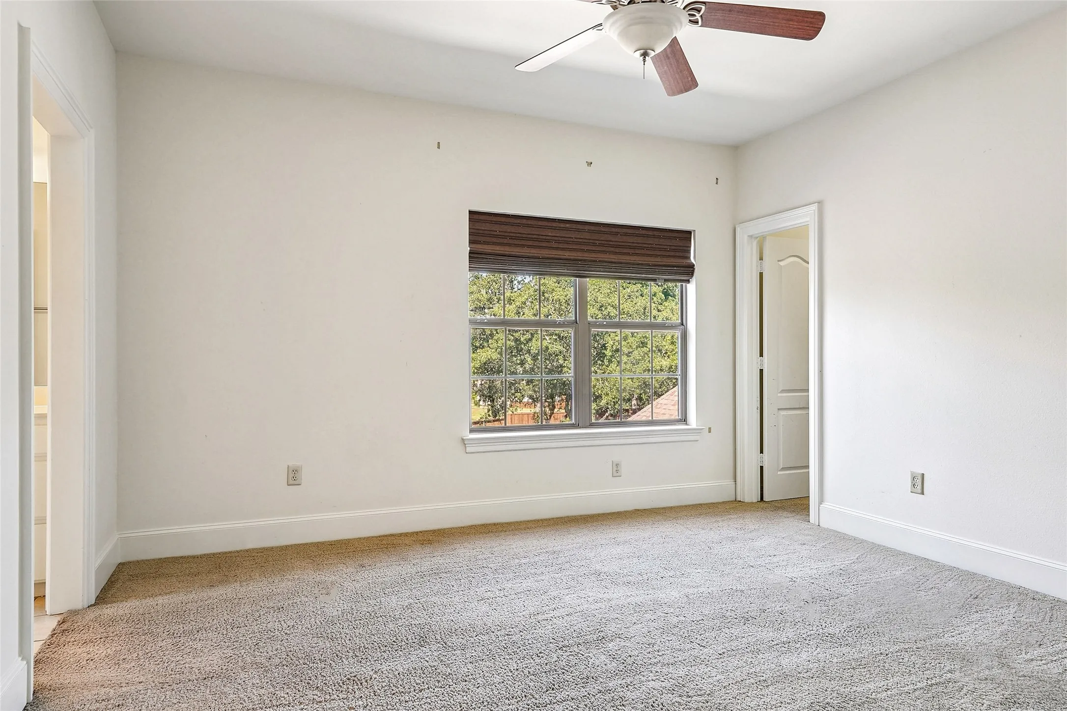 Single Family Residence For Sale in Denton County , 3112 Belmont Street, Denton, Texas 76210, 5 Bedroom, 4 Bathroom, 3 Garage spaces, 5,866 Sqft, built in 2002, mls#21256216, Real Estate Agent in Denton, Homes For Sale in Denton county, Homes For Sale in Denton, Realtor in Denton Texas, Real Estate Brokerage Independent Realty Texas, Luminita Cordes Realtor