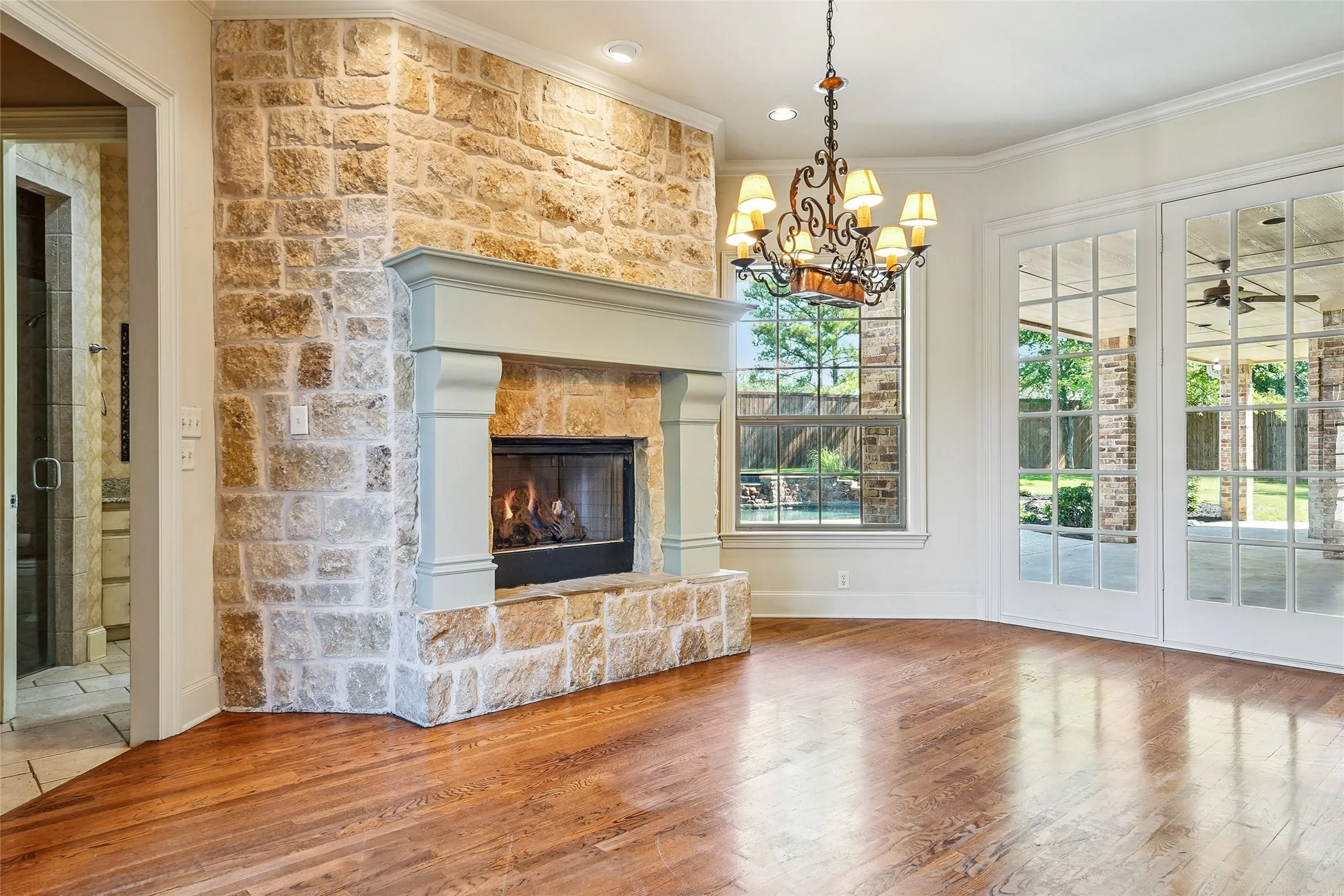 Single Family Residence For Sale in Denton County , 3112 Belmont Street, Denton, Texas 76210, 5 Bedroom, 4 Bathroom, 3 Garage spaces, 5,866 Sqft, built in 2002, mls#21256216, Real Estate Agent in Denton, Homes For Sale in Denton county, Homes For Sale in Denton, Realtor in Denton Texas, Real Estate Brokerage Independent Realty Texas, Luminita Cordes Realtor