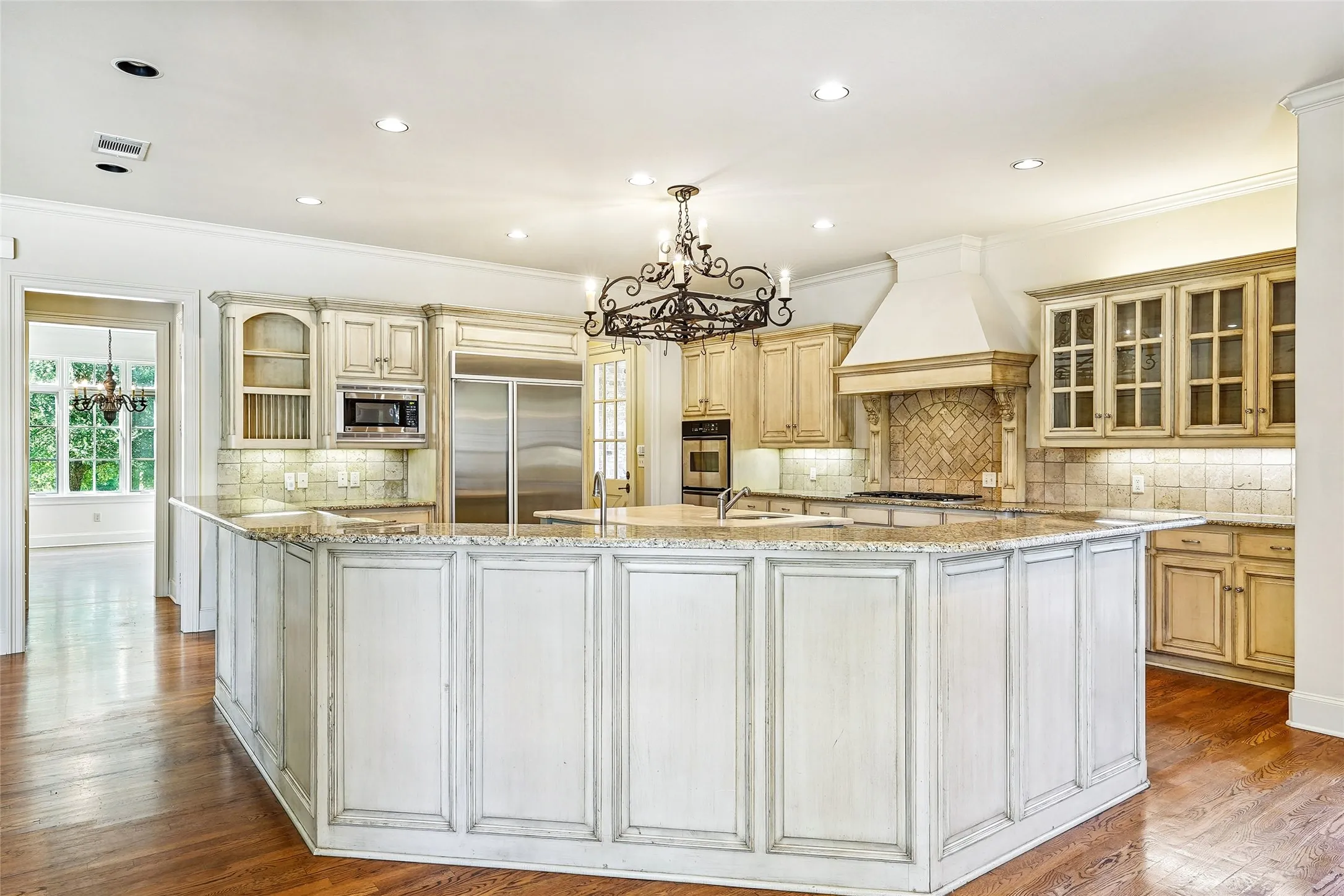 Single Family Residence For Sale in Denton County , 3112 Belmont Street, Denton, Texas 76210, 5 Bedroom, 4 Bathroom, 3 Garage spaces, 5,866 Sqft, built in 2002, mls#21256216, Real Estate Agent in Denton, Homes For Sale in Denton county, Homes For Sale in Denton, Realtor in Denton Texas, Real Estate Brokerage Independent Realty Texas, Luminita Cordes Realtor