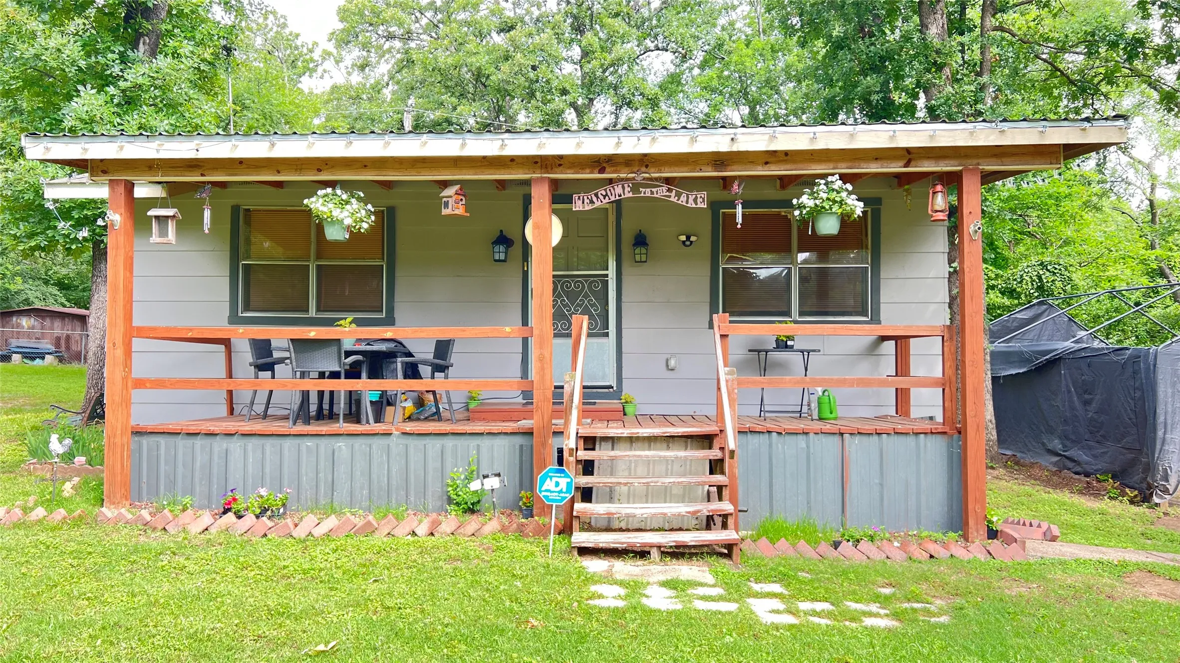 Single Family Residence For Sale in Henderson County , 613 Hilltop Drive, Tool, Texas 75143, 2 Bedroom, 1 Bathroom, Garage spaces, 752 Sqft, built in 1971, mls#21266768, Real Estate Agent in Tool, Homes For Sale in Henderson county, Homes For Sale in Tool, Realtor in Tool Texas, Real Estate Brokerage Independent Realty Texas, Luminita Cordes Realtor