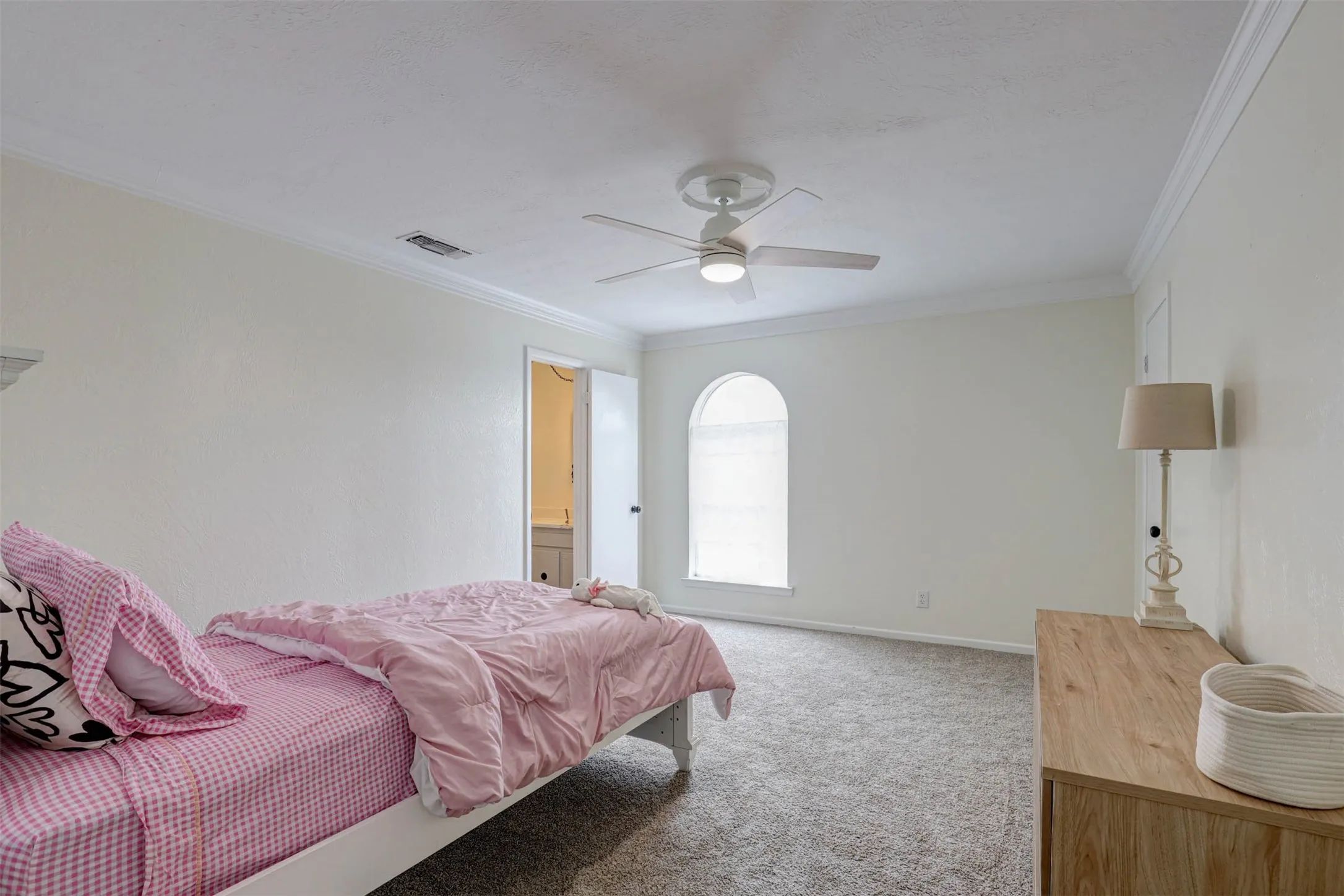 Single Family Residence For Sale in Tarrant County , 7716 Incline Terrace, Fort Worth, Texas 76179, 4 Bedroom, 3 Bathroom, 2 Garage spaces, 2,715 Sqft, built in 1973, mls#21243722, Real Estate Agent in Fort Worth, Homes For Sale in Tarrant county, Homes For Sale in Fort Worth, Realtor in Fort Worth Texas, Real Estate Brokerage Independent Realty Texas, Luminita Cordes Realtor