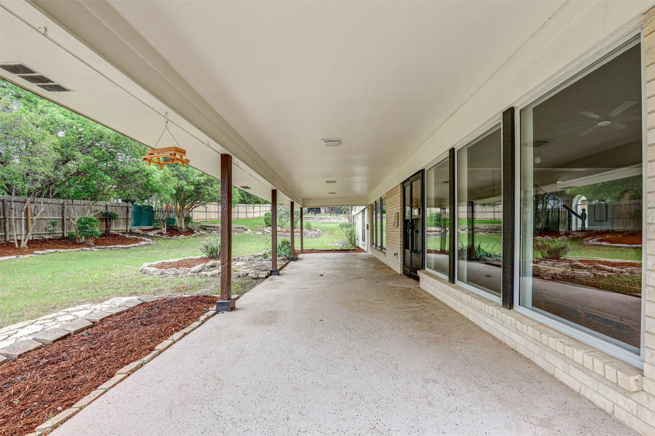 Single Family Residence For Sale in Tarrant County , 7716 Incline Terrace, Fort Worth, Texas 76179, 4 Bedroom, 3 Bathroom, 2 Garage spaces, 2,715 Sqft, built in 1973, mls#21243722, Real Estate Agent in Fort Worth, Homes For Sale in Tarrant county, Homes For Sale in Fort Worth, Realtor in Fort Worth Texas, Real Estate Brokerage Independent Realty Texas, Luminita Cordes Realtor