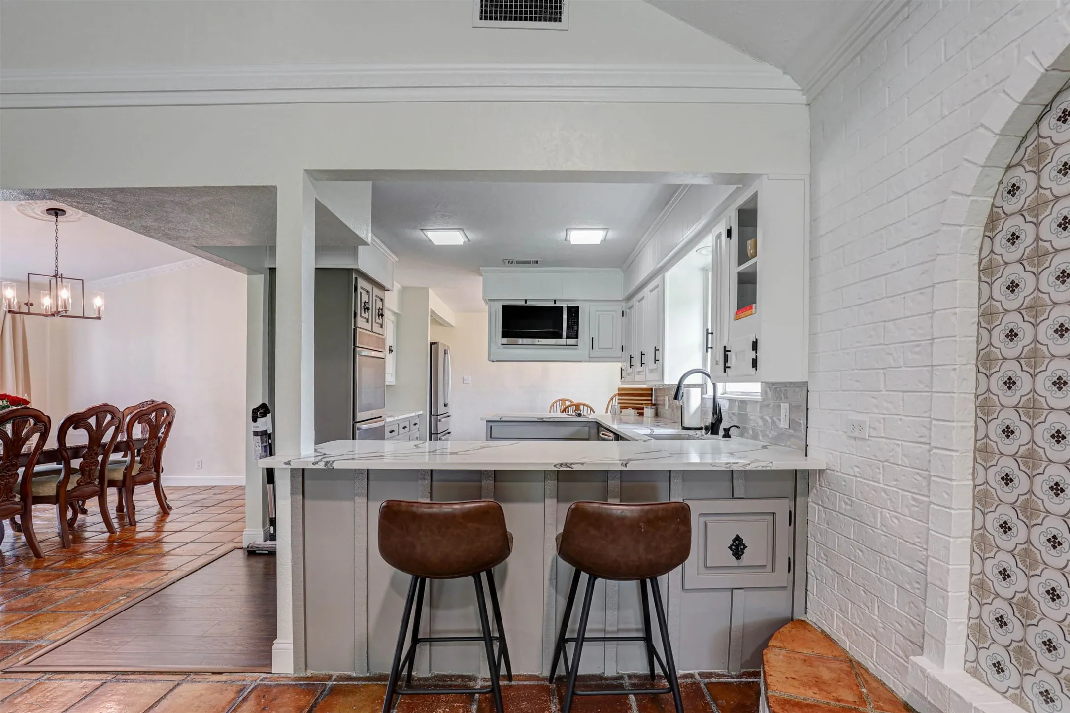 Single Family Residence For Sale in Tarrant County , 7716 Incline Terrace, Fort Worth, Texas 76179, 4 Bedroom, 3 Bathroom, 2 Garage spaces, 2,715 Sqft, built in 1973, mls#21243722, Real Estate Agent in Fort Worth, Homes For Sale in Tarrant county, Homes For Sale in Fort Worth, Realtor in Fort Worth Texas, Real Estate Brokerage Independent Realty Texas, Luminita Cordes Realtor
