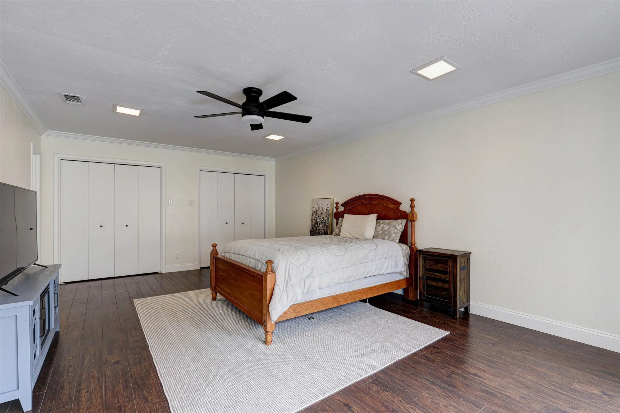 Single Family Residence For Sale in Tarrant County , 7716 Incline Terrace, Fort Worth, Texas 76179, 4 Bedroom, 3 Bathroom, 2 Garage spaces, 2,715 Sqft, built in 1973, mls#21243722, Real Estate Agent in Fort Worth, Homes For Sale in Tarrant county, Homes For Sale in Fort Worth, Realtor in Fort Worth Texas, Real Estate Brokerage Independent Realty Texas, Luminita Cordes Realtor