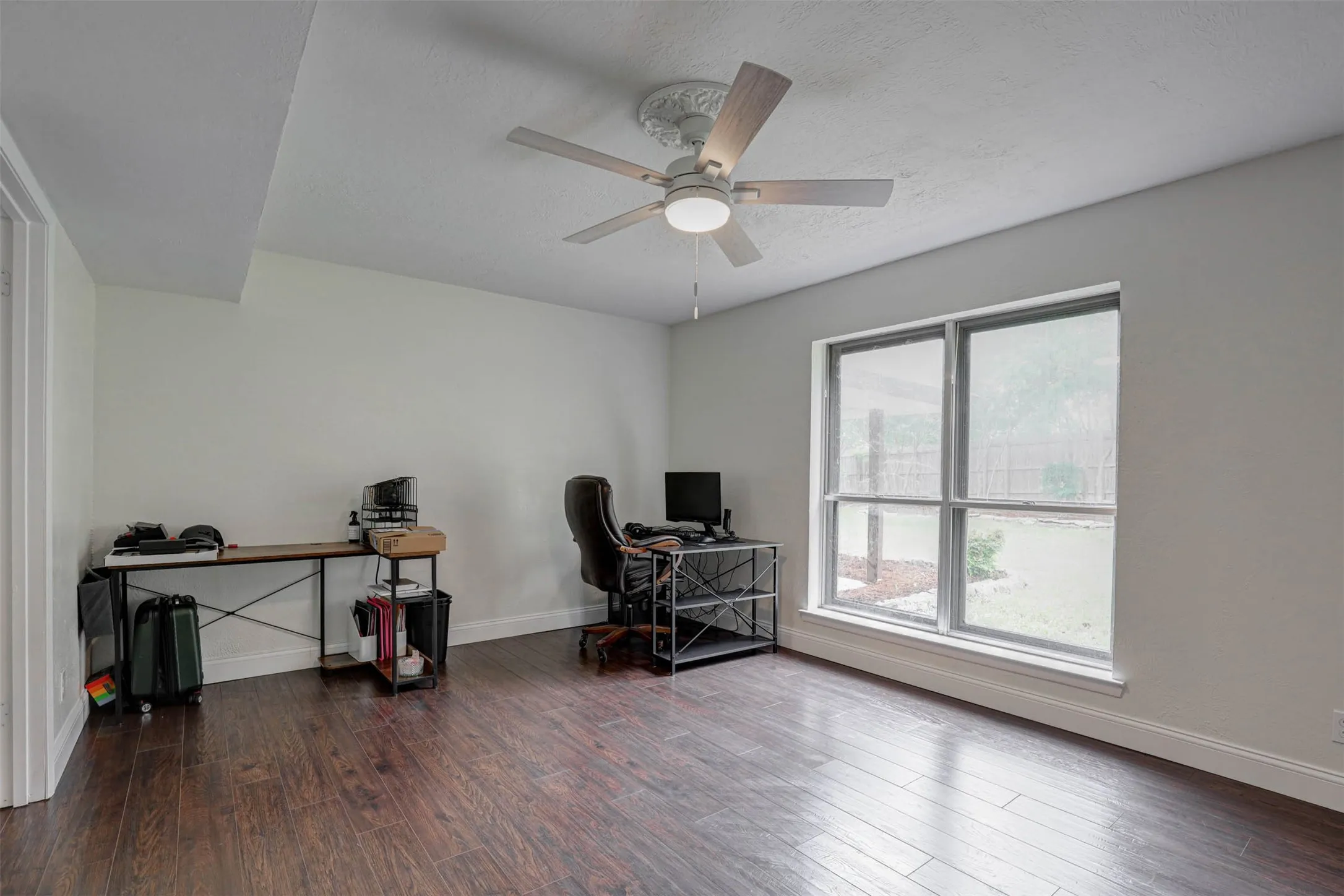 Single Family Residence For Sale in Tarrant County , 7716 Incline Terrace, Fort Worth, Texas 76179, 4 Bedroom, 3 Bathroom, 2 Garage spaces, 2,715 Sqft, built in 1973, mls#21243722, Real Estate Agent in Fort Worth, Homes For Sale in Tarrant county, Homes For Sale in Fort Worth, Realtor in Fort Worth Texas, Real Estate Brokerage Independent Realty Texas, Luminita Cordes Realtor
