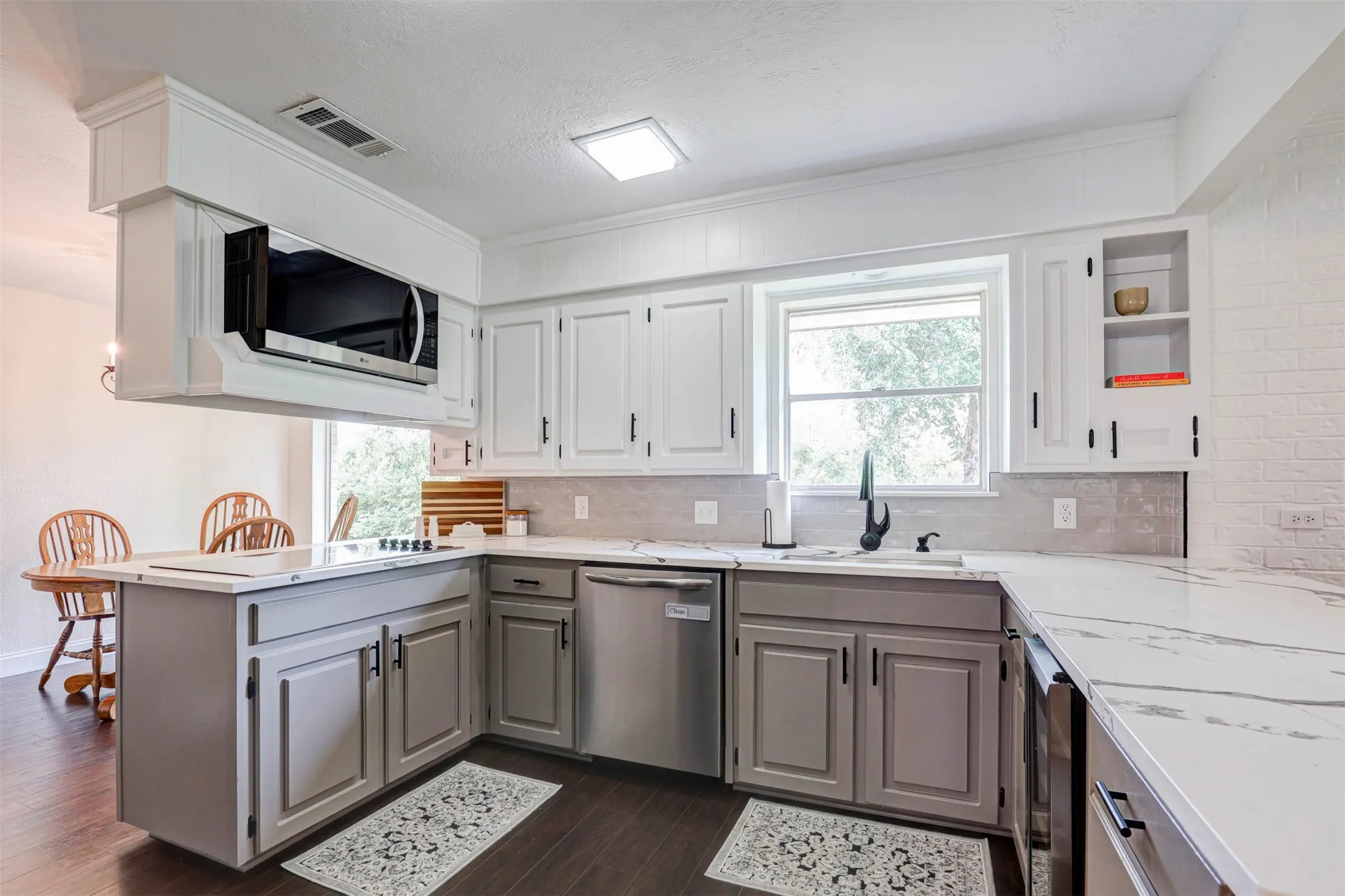 Single Family Residence For Sale in Tarrant County , 7716 Incline Terrace, Fort Worth, Texas 76179, 4 Bedroom, 3 Bathroom, 2 Garage spaces, 2,715 Sqft, built in 1973, mls#21243722, Real Estate Agent in Fort Worth, Homes For Sale in Tarrant county, Homes For Sale in Fort Worth, Realtor in Fort Worth Texas, Real Estate Brokerage Independent Realty Texas, Luminita Cordes Realtor