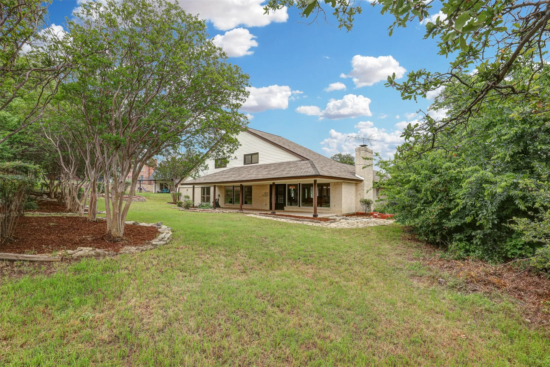 Single Family Residence For Sale in Tarrant County , 7716 Incline Terrace, Fort Worth, Texas 76179, 4 Bedroom, 3 Bathroom, 2 Garage spaces, 2,715 Sqft, built in 1973, mls#21243722, Real Estate Agent in Fort Worth, Homes For Sale in Tarrant county, Homes For Sale in Fort Worth, Realtor in Fort Worth Texas, Real Estate Brokerage Independent Realty Texas, Luminita Cordes Realtor