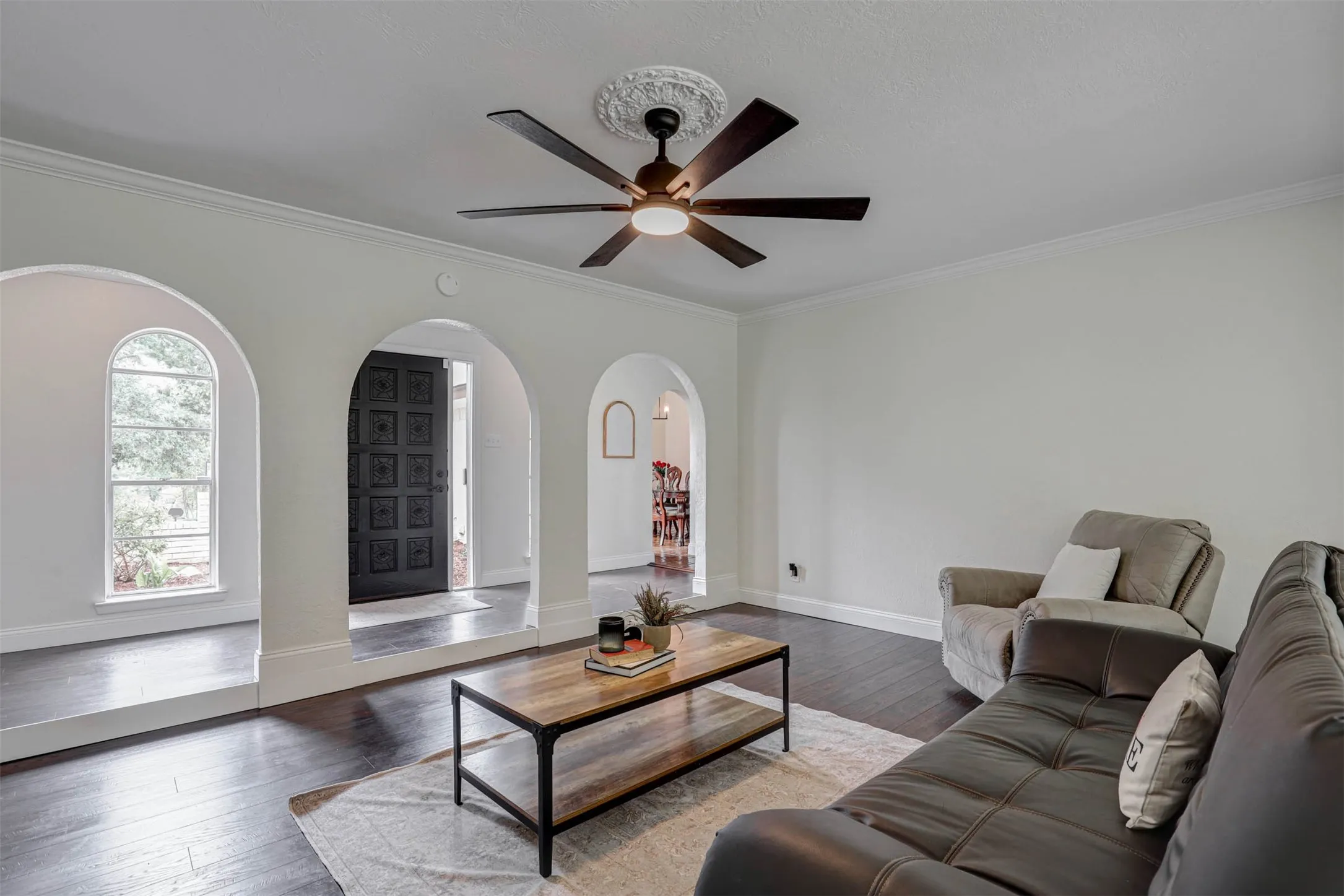 Single Family Residence For Sale in Tarrant County , 7716 Incline Terrace, Fort Worth, Texas 76179, 4 Bedroom, 3 Bathroom, 2 Garage spaces, 2,715 Sqft, built in 1973, mls#21243722, Real Estate Agent in Fort Worth, Homes For Sale in Tarrant county, Homes For Sale in Fort Worth, Realtor in Fort Worth Texas, Real Estate Brokerage Independent Realty Texas, Luminita Cordes Realtor
