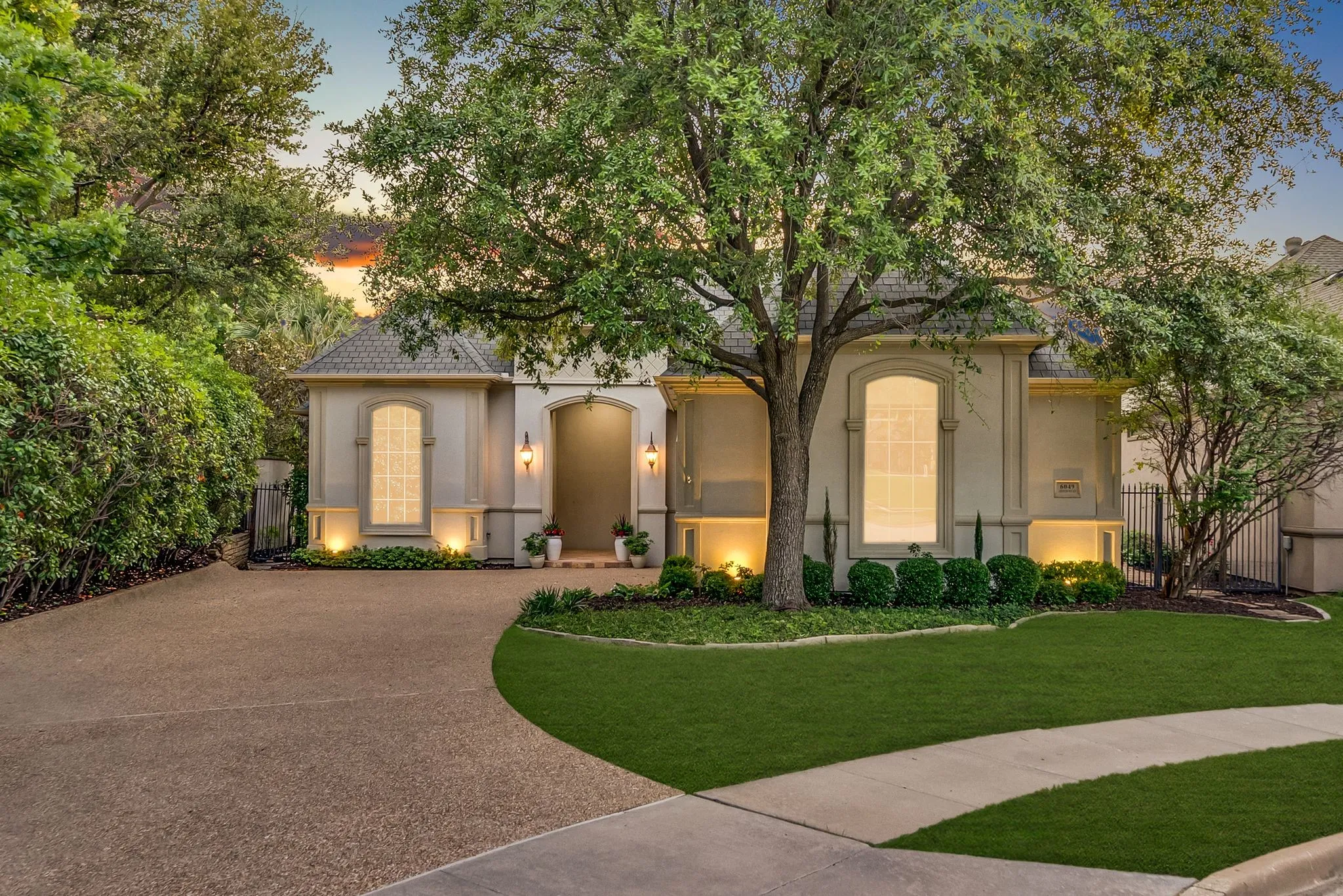 Single Family Residence For Sale in Collin County , 6049 Arrowhead Drive, Frisco, Texas 75034, 3 Bedroom, 4 Bathroom, 2 Garage spaces, 3,624 Sqft, built in 2002, mls#21261241, Real Estate Agent in Frisco, Homes For Sale in Collin county, Homes For Sale in Frisco, Realtor in Frisco Texas, Real Estate Brokerage Independent Realty Texas, Luminita Cordes Realtor
