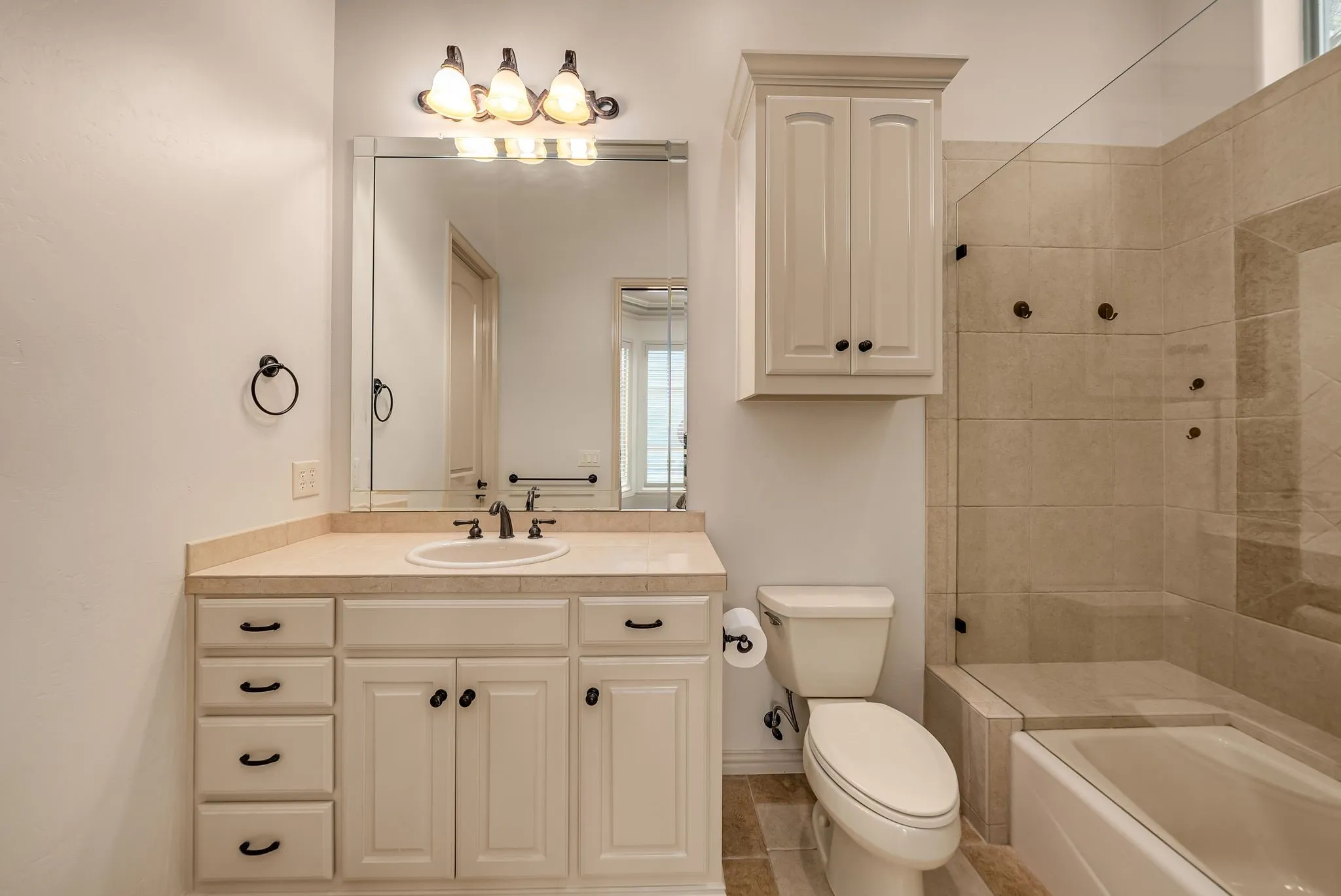 Single Family Residence For Sale in Collin County , 6049 Arrowhead Drive, Frisco, Texas 75034, 3 Bedroom, 4 Bathroom, 2 Garage spaces, 3,624 Sqft, built in 2002, mls#21261241, Real Estate Agent in Frisco, Homes For Sale in Collin county, Homes For Sale in Frisco, Realtor in Frisco Texas, Real Estate Brokerage Independent Realty Texas, Luminita Cordes Realtor