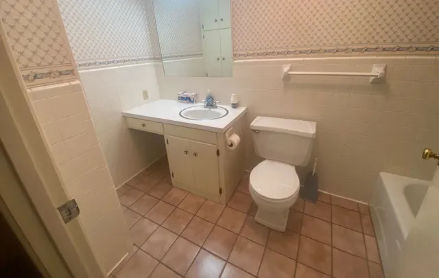 Single Family Residence For Sale in Red River (TX) County , 1304 S WALNUT Street, Clarksville, Texas 75426, 3 Bedroom, 2 Bathroom, Garage spaces, 2,024 Sqft, built in 1969, mls#21267020, Real Estate Agent in Clarksville, Homes For Sale in Red River (TX) county, Homes For Sale in Clarksville, Realtor in Clarksville Texas, Real Estate Brokerage Independent Realty Texas, Luminita Cordes Realtor