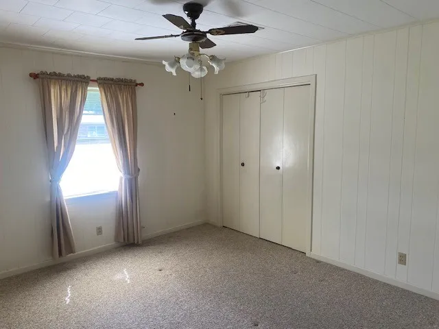 Single Family Residence For Sale in Red River (TX) County , 1304 S WALNUT Street, Clarksville, Texas 75426, 3 Bedroom, 2 Bathroom, Garage spaces, 2,024 Sqft, built in 1969, mls#21267020, Real Estate Agent in Clarksville, Homes For Sale in Red River (TX) county, Homes For Sale in Clarksville, Realtor in Clarksville Texas, Real Estate Brokerage Independent Realty Texas, Luminita Cordes Realtor
