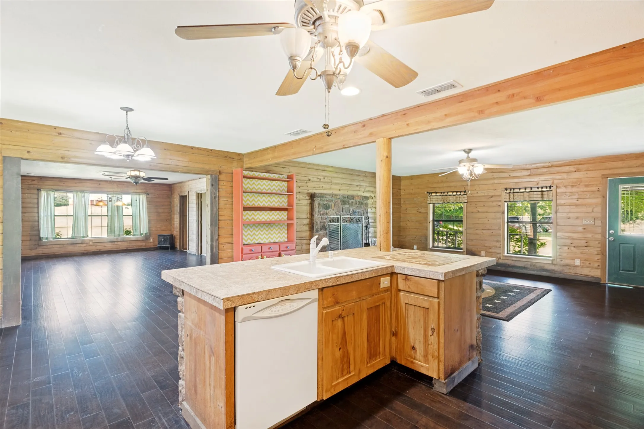 Single Family Residence For Sale in Parker County , 2700 Harwell Lake Road, Weatherford, Texas 76088, 4 Bedroom, 4 Bathroom, 3 Garage spaces, 2,804 Sqft, built in 2004, mls#21265674, Real Estate Agent in Weatherford, Homes For Sale in Parker county, Homes For Sale in Weatherford, Realtor in Weatherford Texas, Real Estate Brokerage Independent Realty Texas, Luminita Cordes Realtor