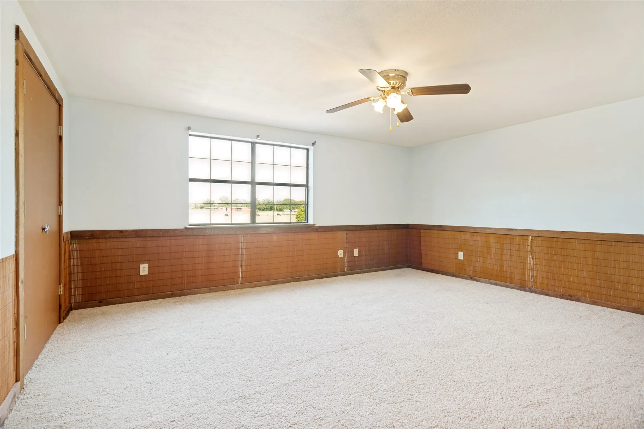 Single Family Residence For Sale in Parker County , 2700 Harwell Lake Road, Weatherford, Texas 76088, 4 Bedroom, 4 Bathroom, 3 Garage spaces, 2,804 Sqft, built in 2004, mls#21265674, Real Estate Agent in Weatherford, Homes For Sale in Parker county, Homes For Sale in Weatherford, Realtor in Weatherford Texas, Real Estate Brokerage Independent Realty Texas, Luminita Cordes Realtor
