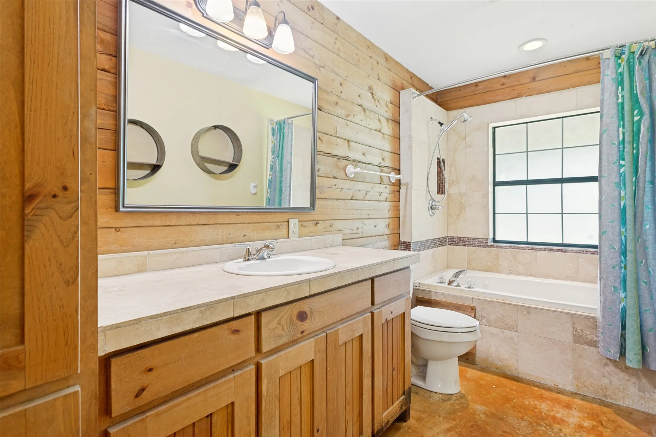 Single Family Residence For Sale in Parker County , 2700 Harwell Lake Road, Weatherford, Texas 76088, 4 Bedroom, 4 Bathroom, 3 Garage spaces, 2,804 Sqft, built in 2004, mls#21265674, Real Estate Agent in Weatherford, Homes For Sale in Parker county, Homes For Sale in Weatherford, Realtor in Weatherford Texas, Real Estate Brokerage Independent Realty Texas, Luminita Cordes Realtor