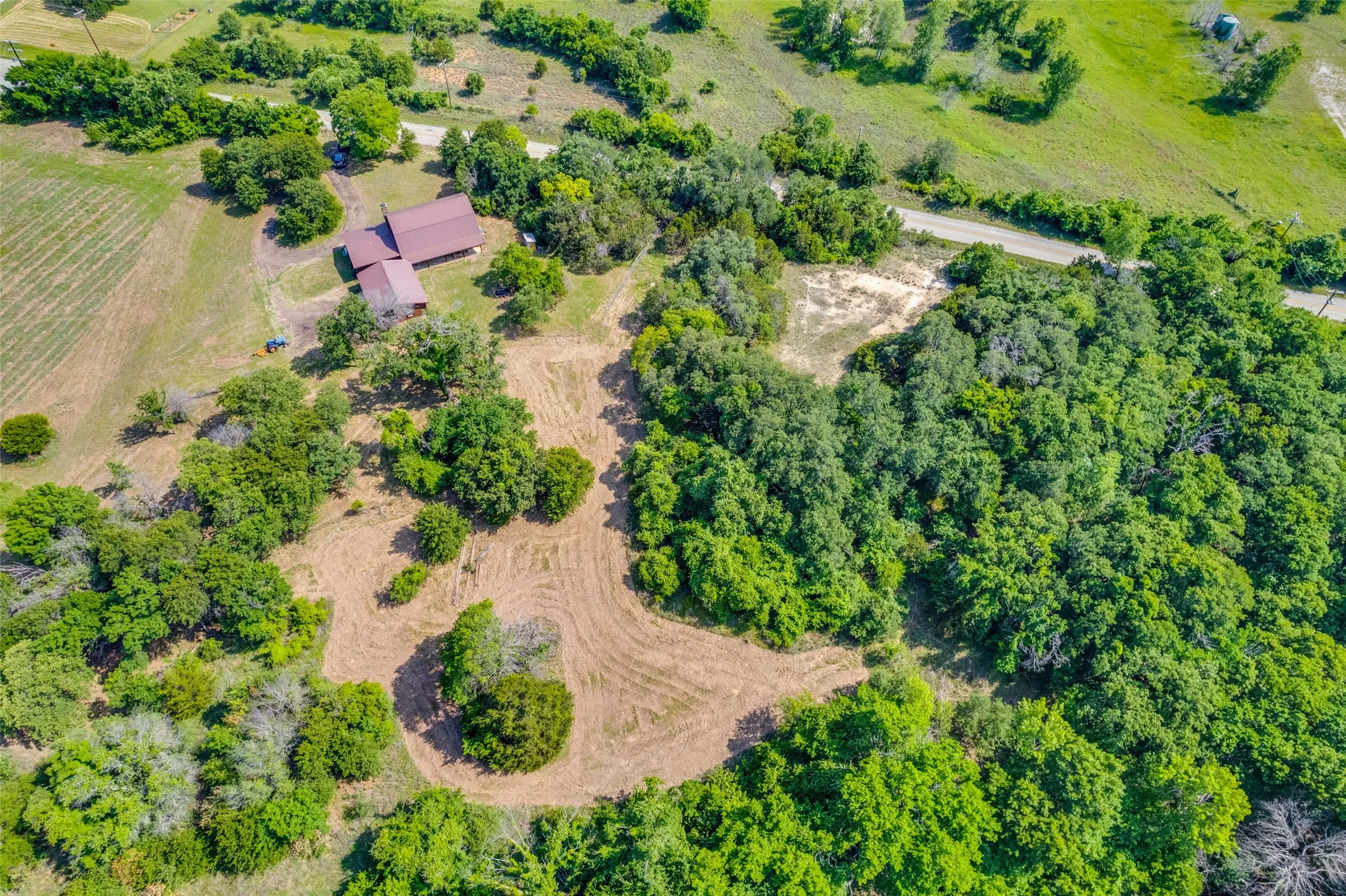 Single Family Residence For Sale in Parker County , 2700 Harwell Lake Road, Weatherford, Texas 76088, 4 Bedroom, 4 Bathroom, 3 Garage spaces, 2,804 Sqft, built in 2004, mls#21265674, Real Estate Agent in Weatherford, Homes For Sale in Parker county, Homes For Sale in Weatherford, Realtor in Weatherford Texas, Real Estate Brokerage Independent Realty Texas, Luminita Cordes Realtor