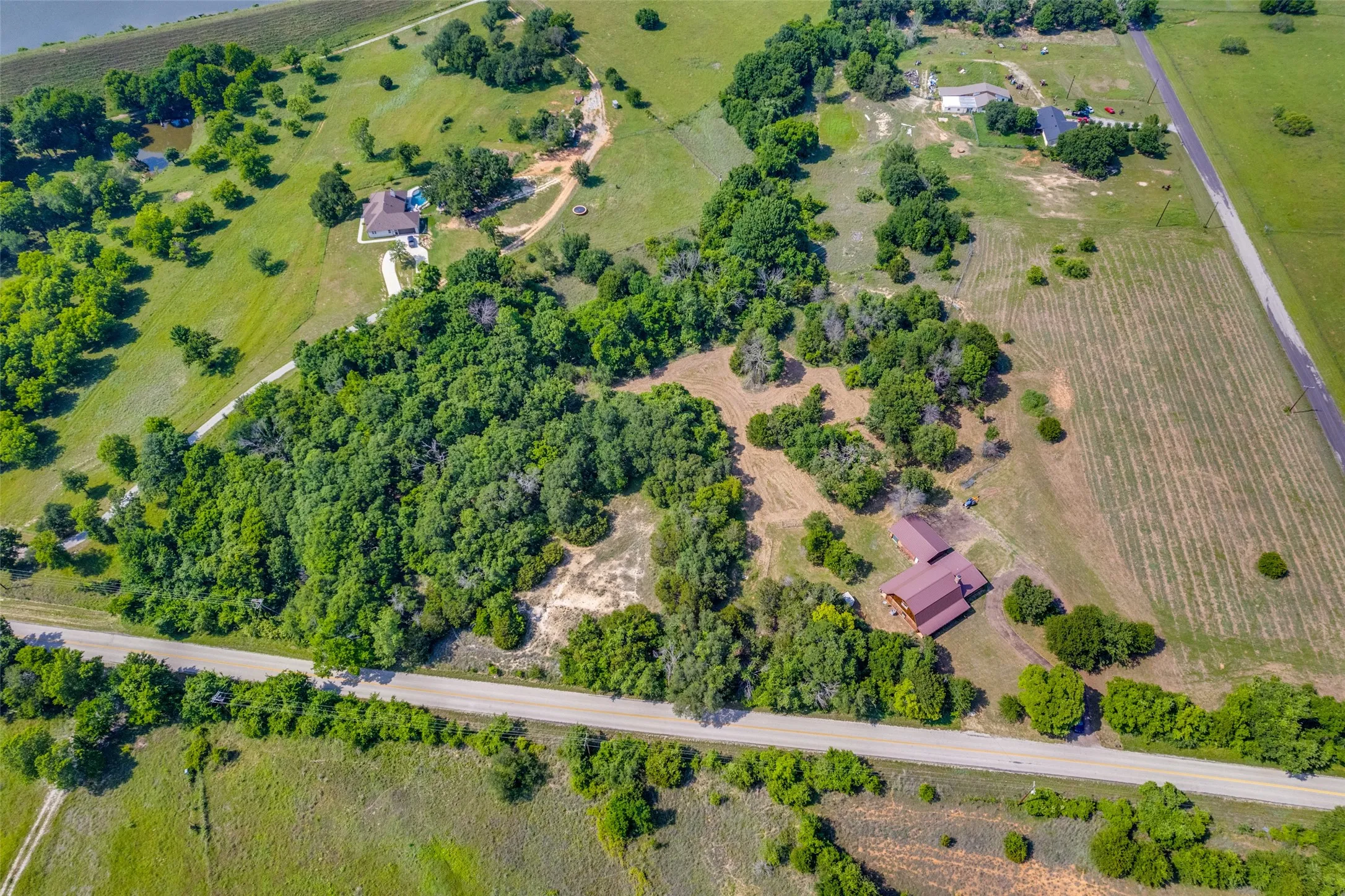 Single Family Residence For Sale in Parker County , 2700 Harwell Lake Road, Weatherford, Texas 76088, 4 Bedroom, 4 Bathroom, 3 Garage spaces, 2,804 Sqft, built in 2004, mls#21265674, Real Estate Agent in Weatherford, Homes For Sale in Parker county, Homes For Sale in Weatherford, Realtor in Weatherford Texas, Real Estate Brokerage Independent Realty Texas, Luminita Cordes Realtor