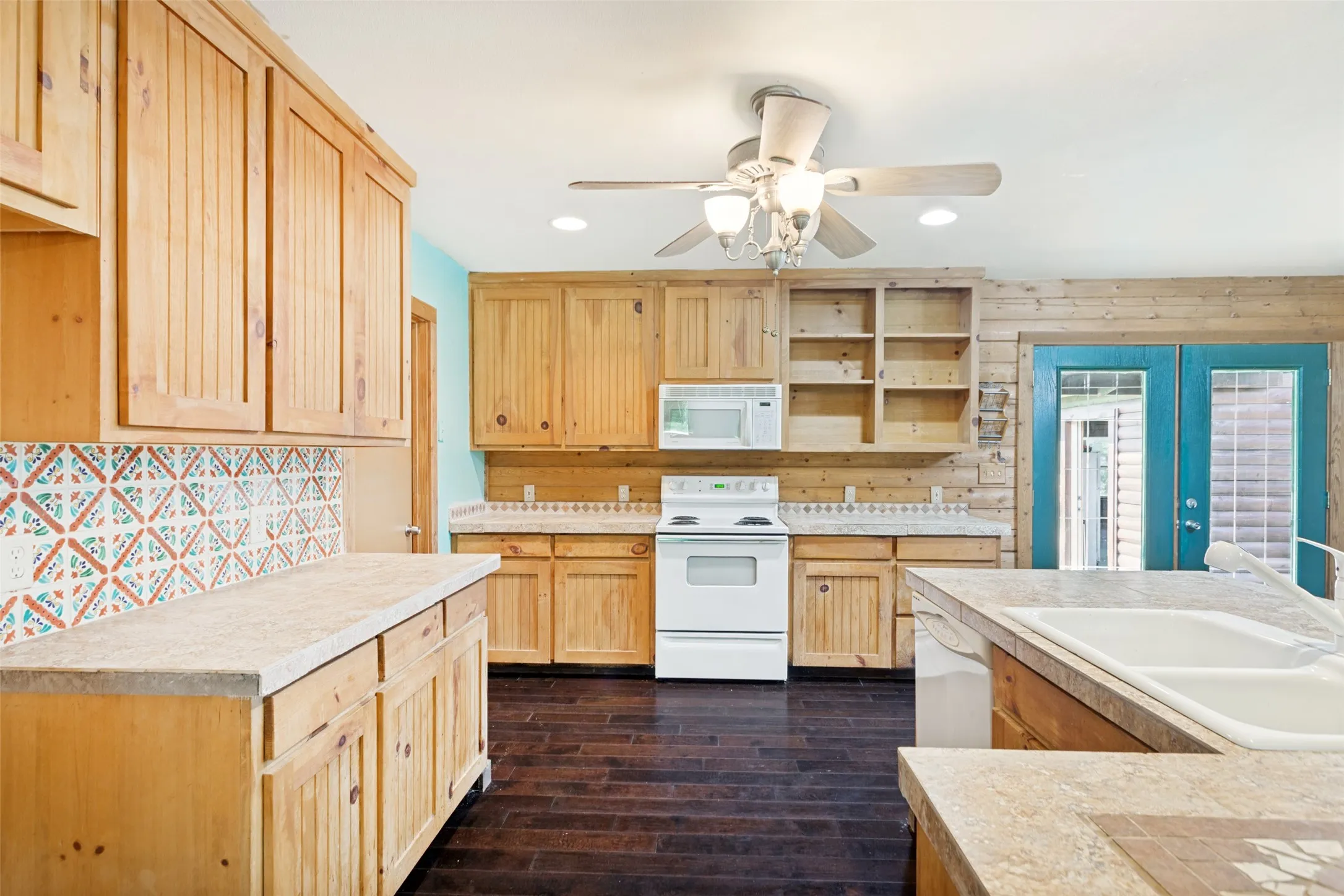 Single Family Residence For Sale in Parker County , 2700 Harwell Lake Road, Weatherford, Texas 76088, 4 Bedroom, 4 Bathroom, 3 Garage spaces, 2,804 Sqft, built in 2004, mls#21265674, Real Estate Agent in Weatherford, Homes For Sale in Parker county, Homes For Sale in Weatherford, Realtor in Weatherford Texas, Real Estate Brokerage Independent Realty Texas, Luminita Cordes Realtor