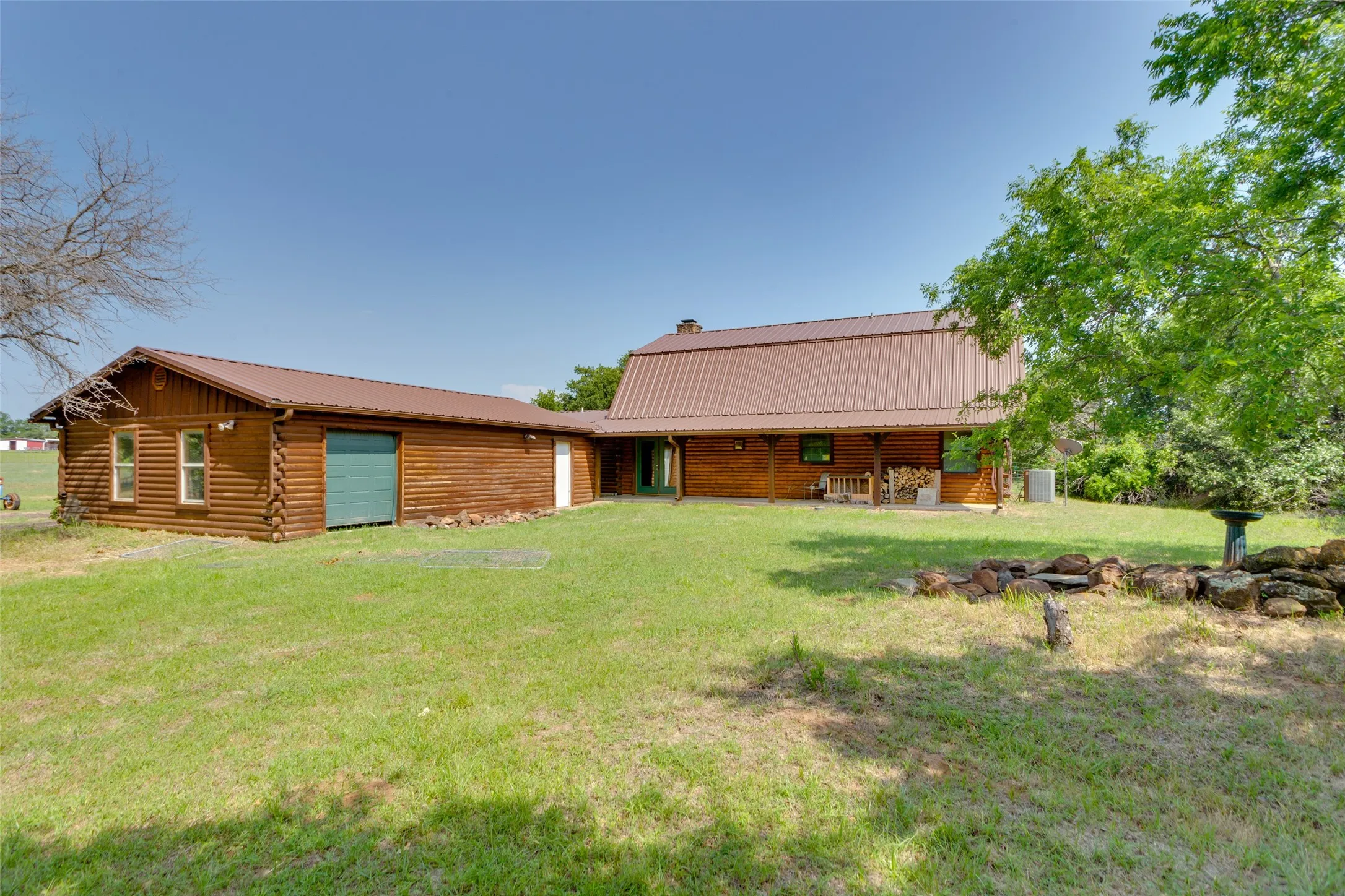 Single Family Residence For Sale in Parker County , 2700 Harwell Lake Road, Weatherford, Texas 76088, 4 Bedroom, 4 Bathroom, 3 Garage spaces, 2,804 Sqft, built in 2004, mls#21265674, Real Estate Agent in Weatherford, Homes For Sale in Parker county, Homes For Sale in Weatherford, Realtor in Weatherford Texas, Real Estate Brokerage Independent Realty Texas, Luminita Cordes Realtor