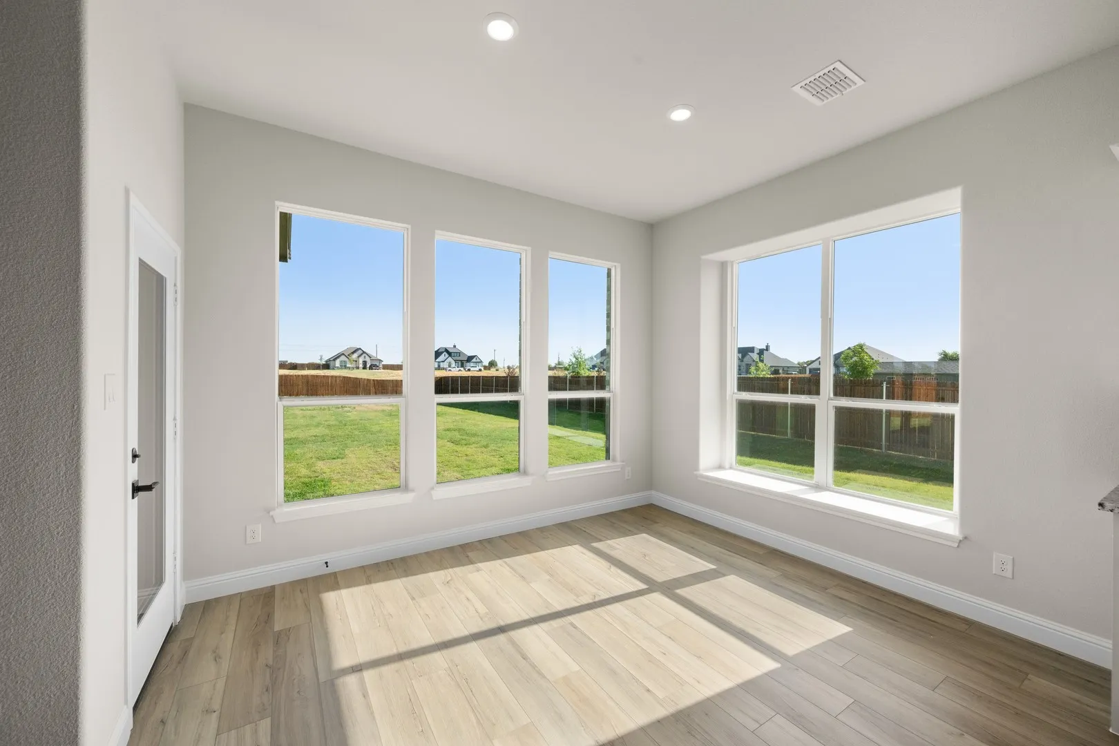 DFW-Coyote Crossing-Concept 3473-108 Prairie Wolf Court-Breakfast Nook-Risewell Homes-1