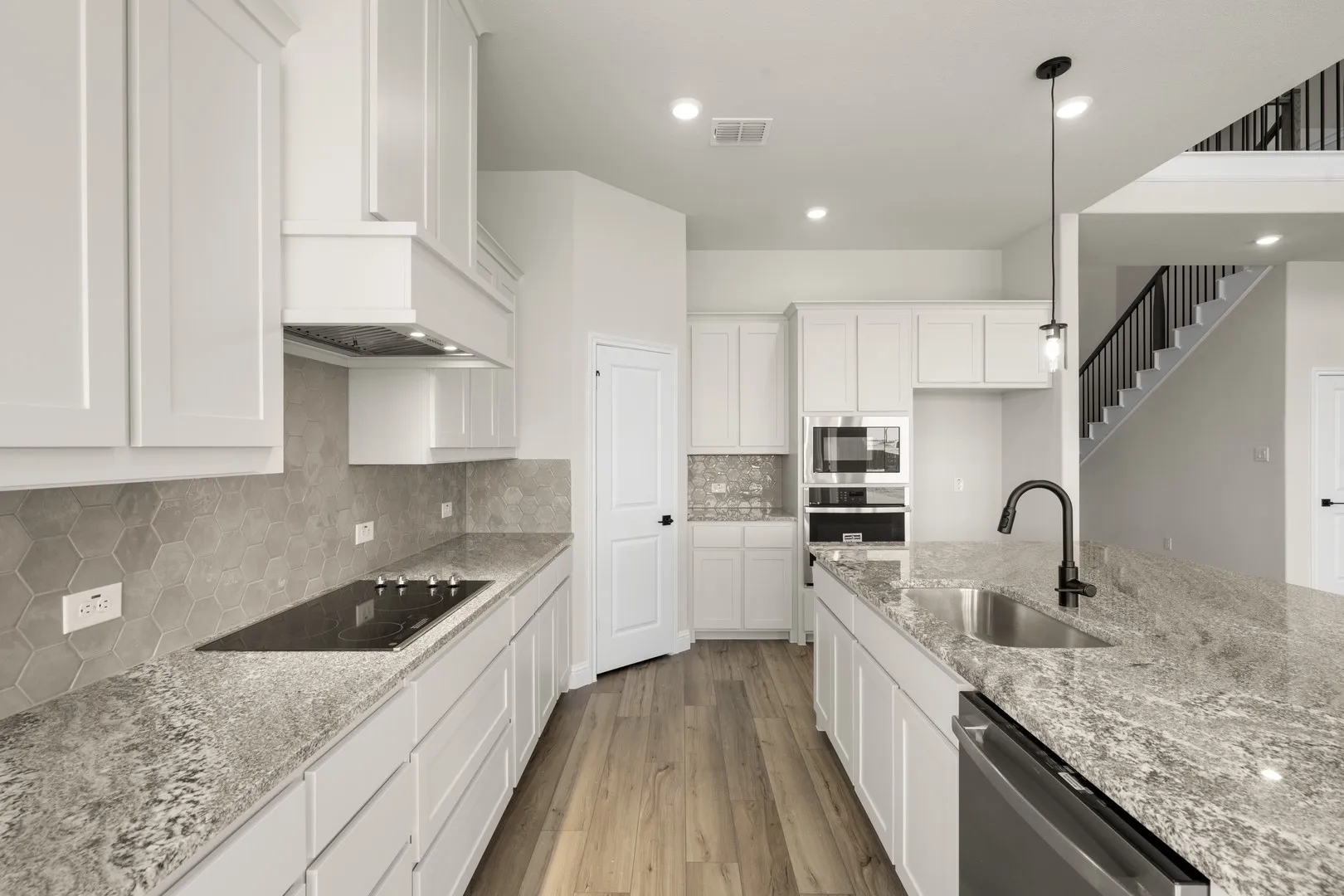 DFW-Coyote Crossing-Concept 3473-108 Prairie Wolf Court-Kitchen- Risewell Homes-3