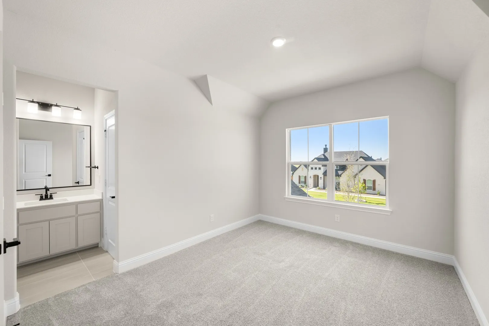 DFW-Coyote Crossing-Concept 3473-108 Prairie Wolf Court-Bedroom- Risewell Homes-2