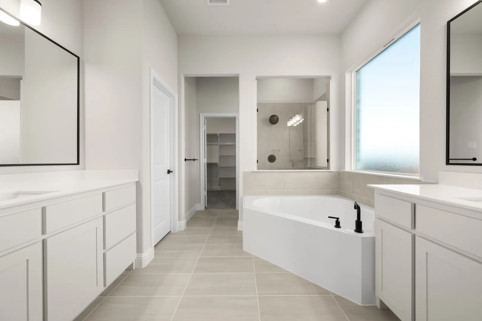 DFW-Coyote Crossing-Concept 3473-108 Prairie Wolf Court-Primary Suite-Risewell Homes-2