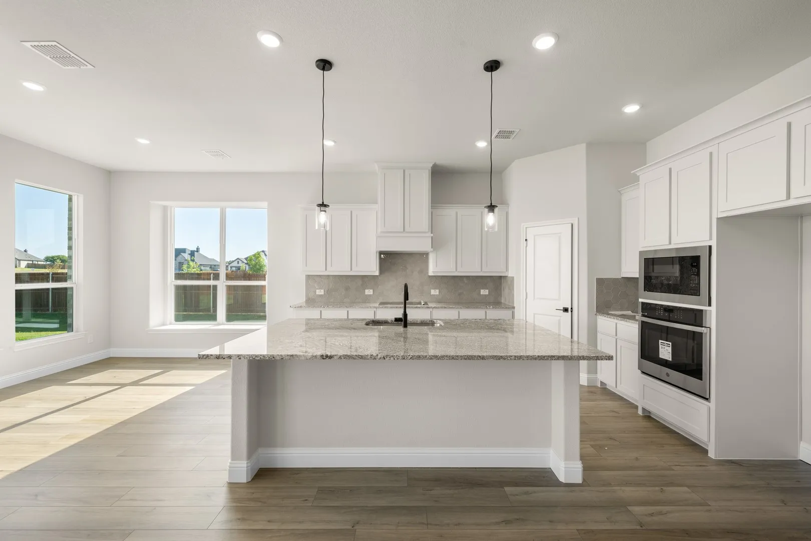 DFW-Coyote Crossing-Concept 3473-108 Prairie Wolf Court-Kitchen- Risewell Homes-1
