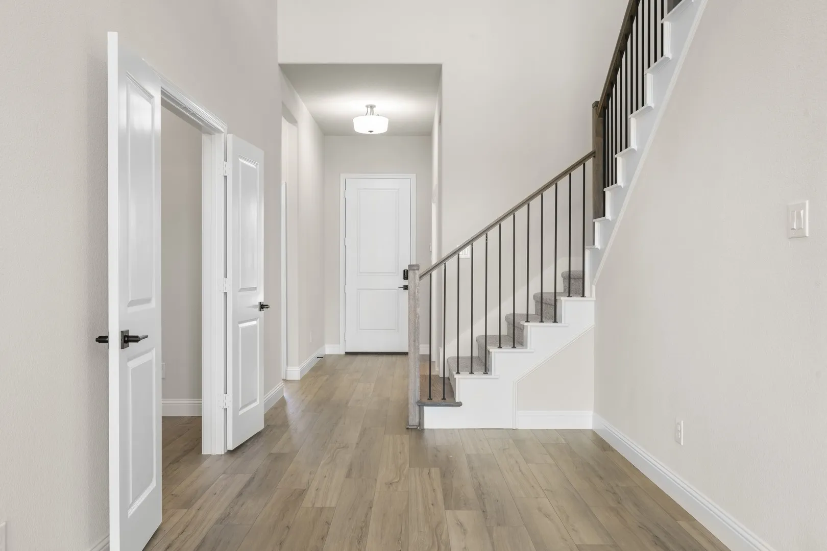 DFW-Coyote Crossing-Concept 3473-108 Prairie Wolf Court-Entry-Risewell Homes-1