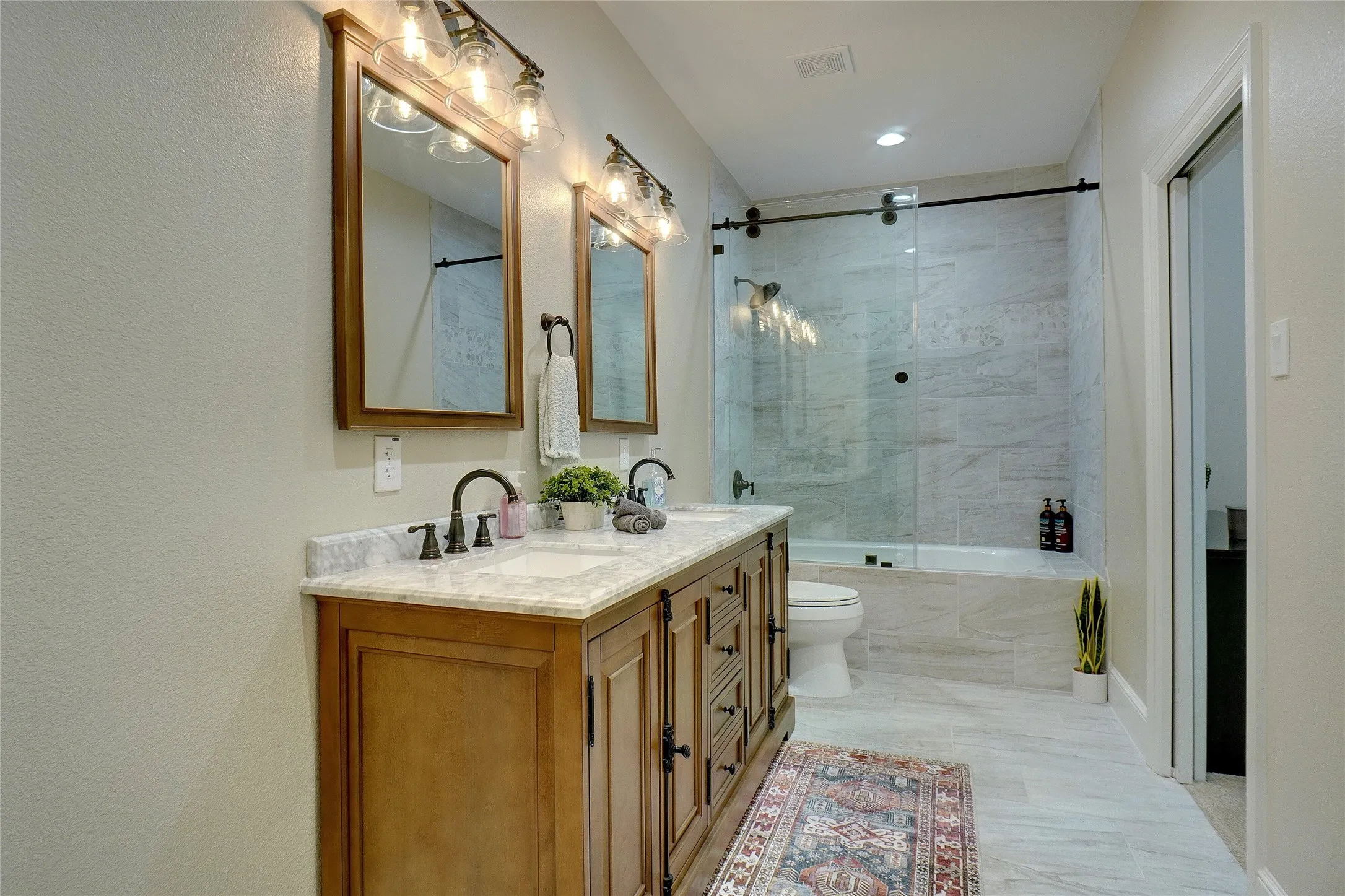 Single Family Residence For Sale in Tarrant County , 9033 Quarry Hill Court, Fort Worth, Texas 76179, 4 Bedroom, 3 Bathroom, 2 Garage spaces, 3,870 Sqft, built in 2020, Price $605,000, mls#21267024, Real Estate Agent in Fort Worth, Homes For Sale in Tarrant county, Homes For Sale in Fort Worth, Realtor in Fort Worth Texas, Real Estate Brokerage Independent Realty Texas, Luminita Cordes Realtor