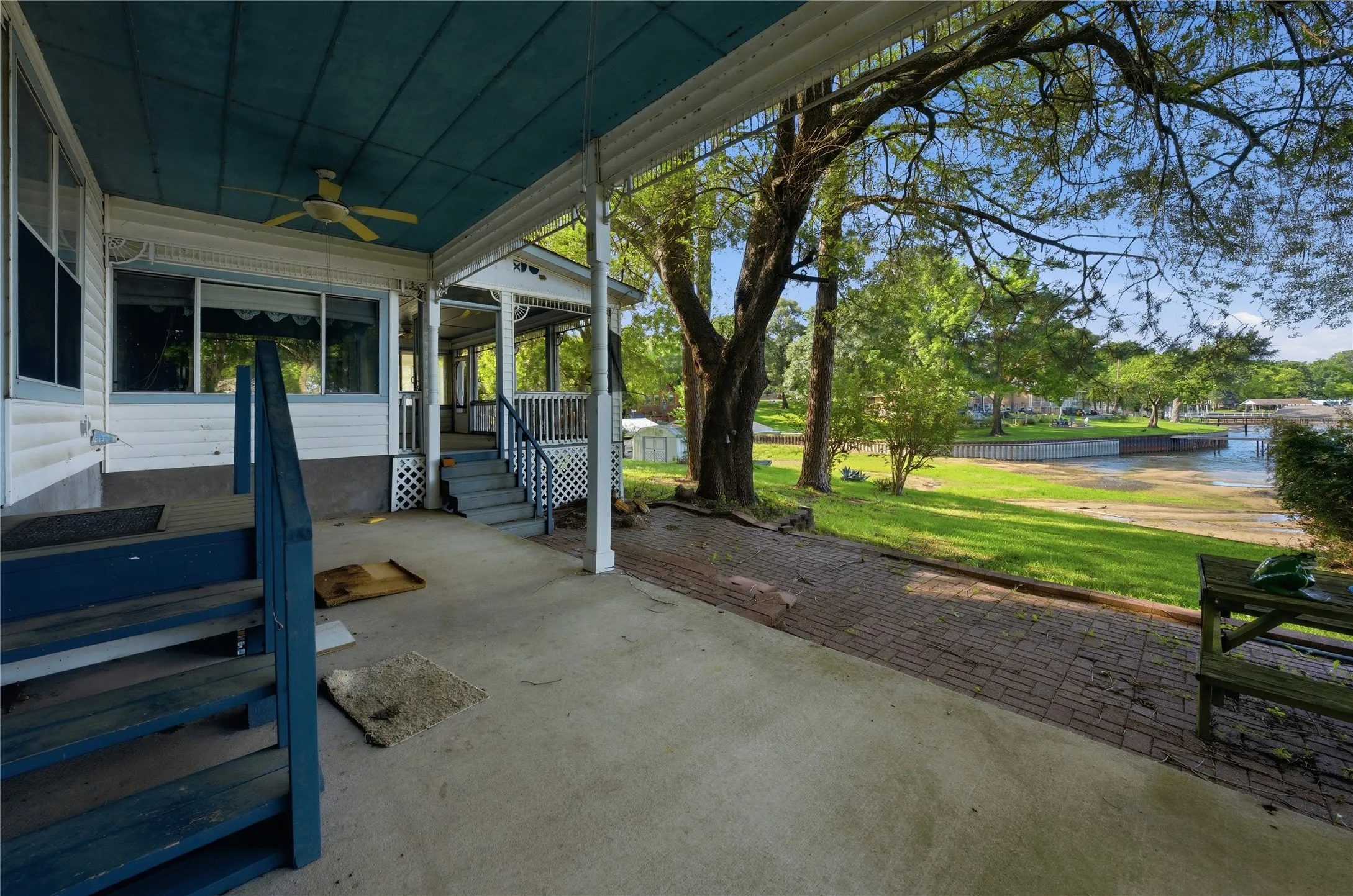 Single Family Residence For Sale in Henderson County , 158 Baywood Boulevard, Mabank, Texas 75156, 3 Bedroom, 3 Bathroom, 2 Garage spaces, 2,546 Sqft, built in 1977, Price $799,000, mls#21267093, Real Estate Agent in Mabank, Homes For Sale in Henderson county, Homes For Sale in Mabank, Realtor in Mabank Texas, Real Estate Brokerage Independent Realty Texas, Luminita Cordes Realtor