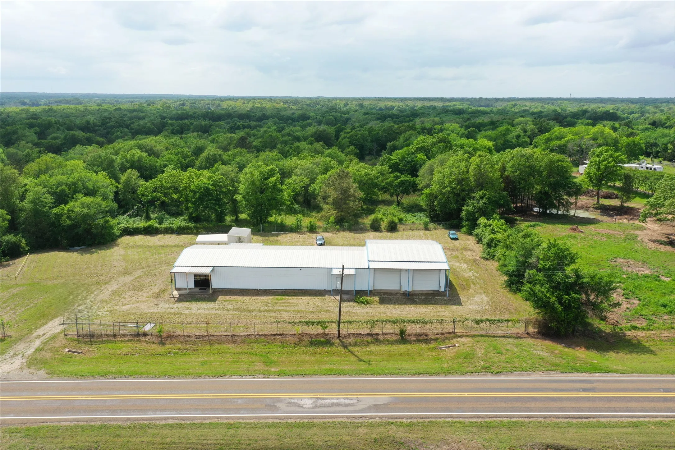 Office For Sale in Freestone County , 424 State Highway 75 S, Fairfield, Texas 75840, 0, 0, Garage spaces, 5,600 Sqft, built in 1970, Price $750,000, mls#21245883, Real Estate Agent in Fairfield, Homes For Sale in Freestone county, Homes For Sale in Fairfield, Realtor in Fairfield Texas, Real Estate Brokerage Independent Realty Texas, Luminita Cordes Realtor