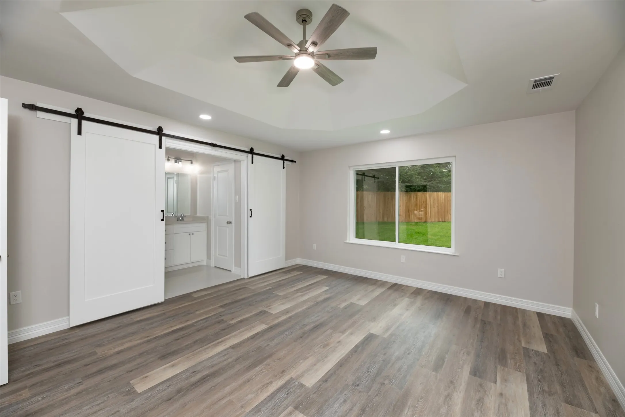 Single Family Residence For Sale in Tarrant County , 314 Sixpence Lane, Euless, Texas 76039, 3 Bedroom, 2 Bathroom, 2 Garage spaces, 1,564 Sqft, built in 1981, mls#21267174, Real Estate Agent in Euless, Homes For Sale in Tarrant county, Homes For Sale in Euless, Realtor in Euless Texas, Real Estate Brokerage Independent Realty Texas, Luminita Cordes Realtor