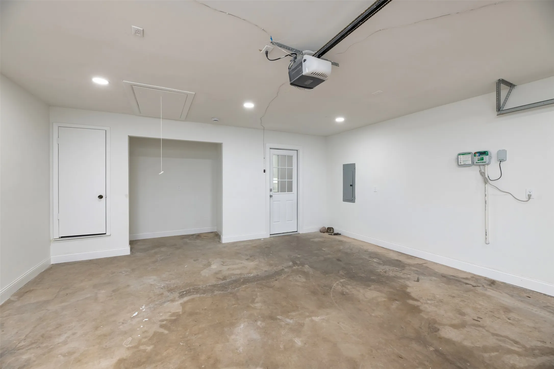 Single Family Residence For Sale in Tarrant County , 314 Sixpence Lane, Euless, Texas 76039, 3 Bedroom, 2 Bathroom, 2 Garage spaces, 1,564 Sqft, built in 1981, mls#21267174, Real Estate Agent in Euless, Homes For Sale in Tarrant county, Homes For Sale in Euless, Realtor in Euless Texas, Real Estate Brokerage Independent Realty Texas, Luminita Cordes Realtor