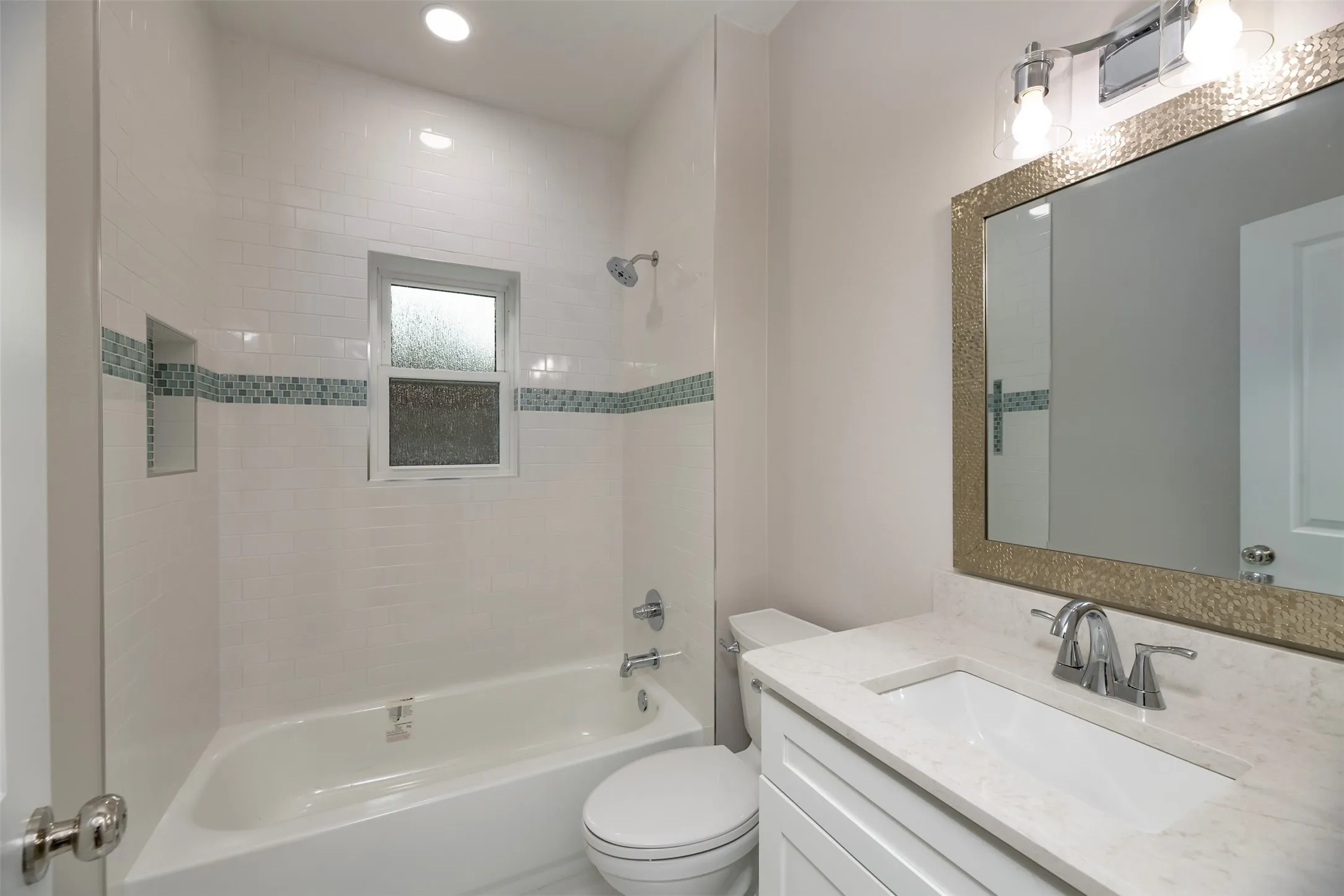 Single Family Residence For Sale in Tarrant County , 314 Sixpence Lane, Euless, Texas 76039, 3 Bedroom, 2 Bathroom, 2 Garage spaces, 1,564 Sqft, built in 1981, mls#21267174, Real Estate Agent in Euless, Homes For Sale in Tarrant county, Homes For Sale in Euless, Realtor in Euless Texas, Real Estate Brokerage Independent Realty Texas, Luminita Cordes Realtor