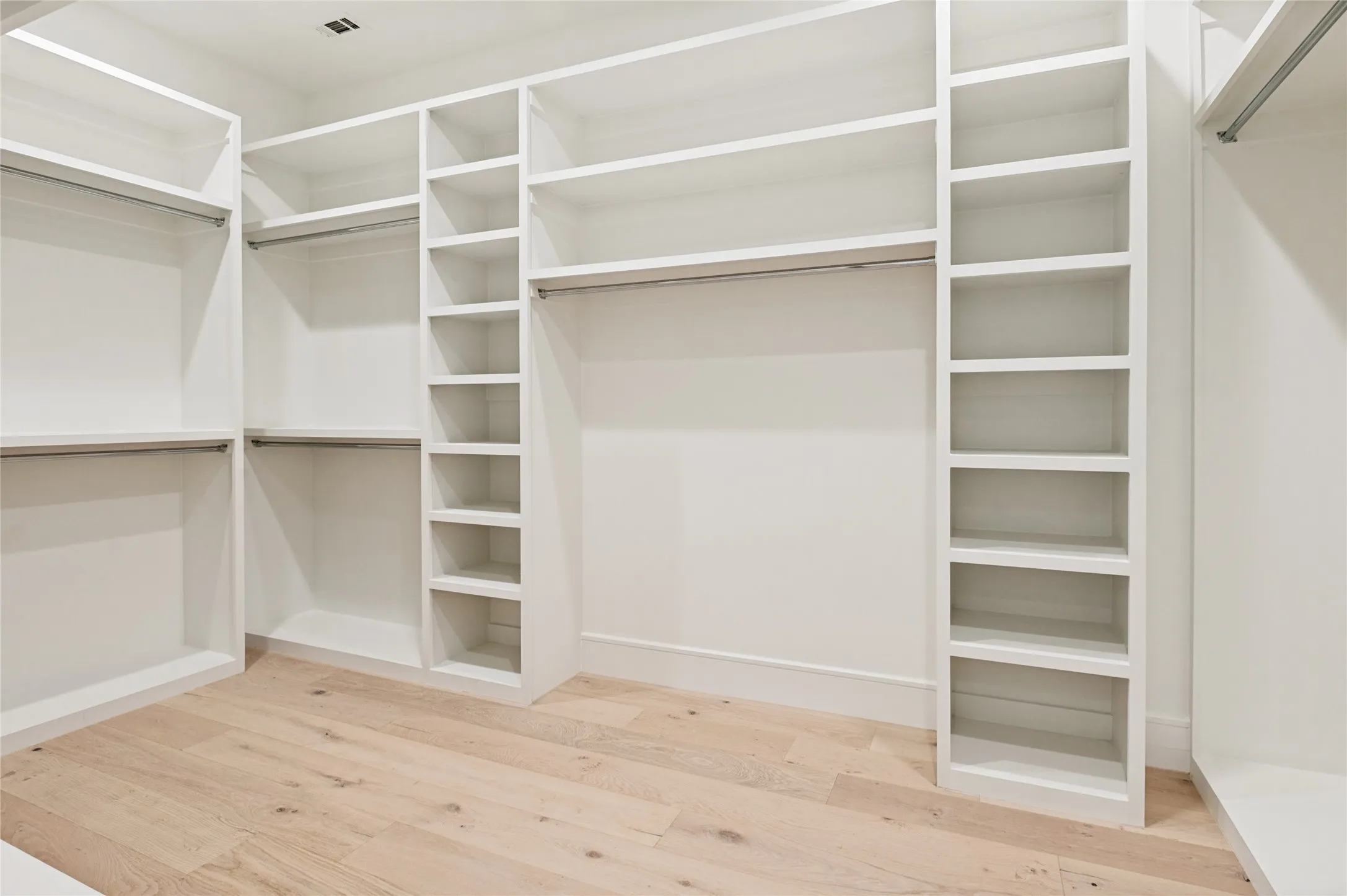 Condominium For Sale in Dallas County , 350 N O Connor Ridge Boulevard 21, Irving, Texas 75038, 4 Bedroom, 3 Bathroom, 3 Garage spaces, 2,767 Sqft, built in 2026, mls#21266278, Real Estate Agent in Irving, Homes For Sale in Dallas county, Homes For Sale in Irving, Realtor in Irving Texas, Real Estate Brokerage Independent Realty Texas, Luminita Cordes Realtor